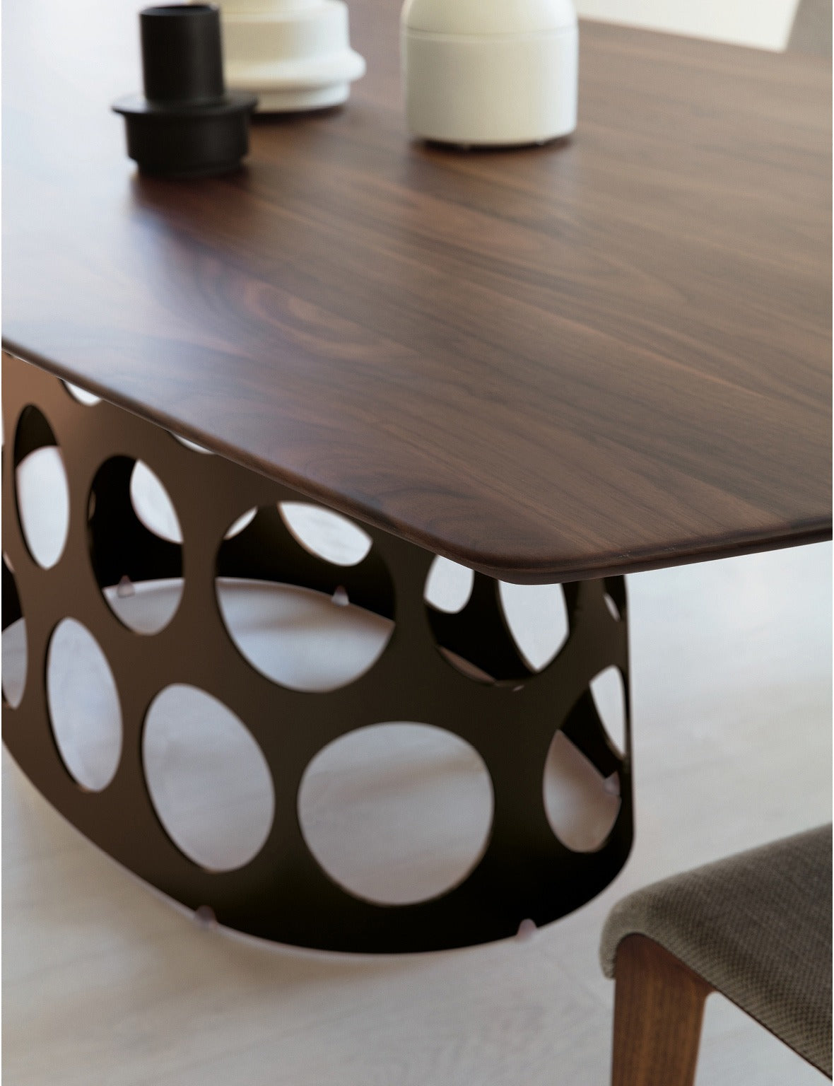 Porada Jean Round Dining Table