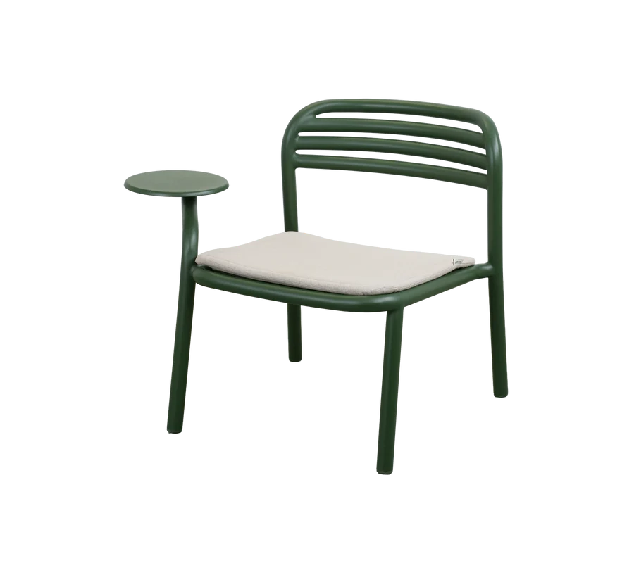 Cane-line Bliss Lounge Chair with Side Table on Right