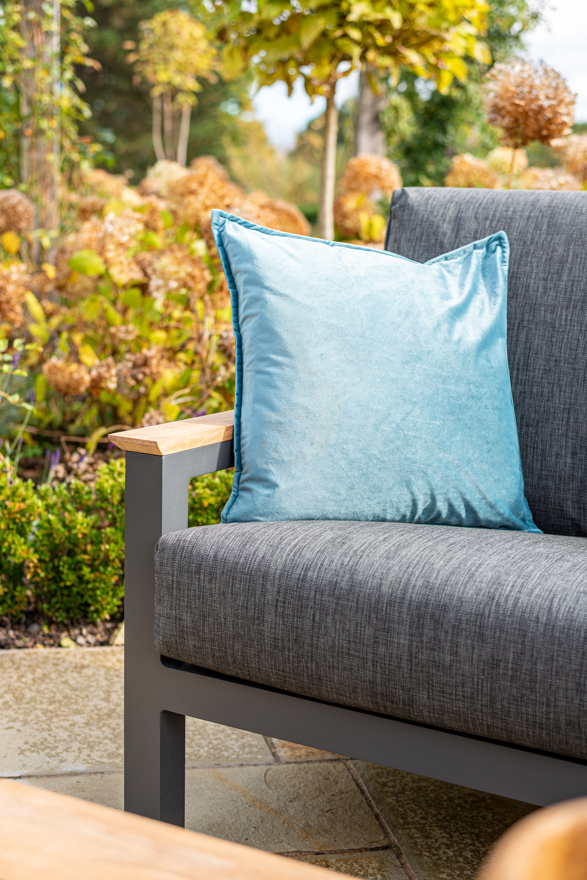 4 Seasons Outdoor Capitol Lounge