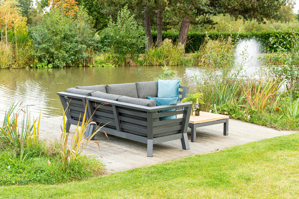 4 Seasons Outdoor Meteoro Large Corner with teak and arm cushions Set