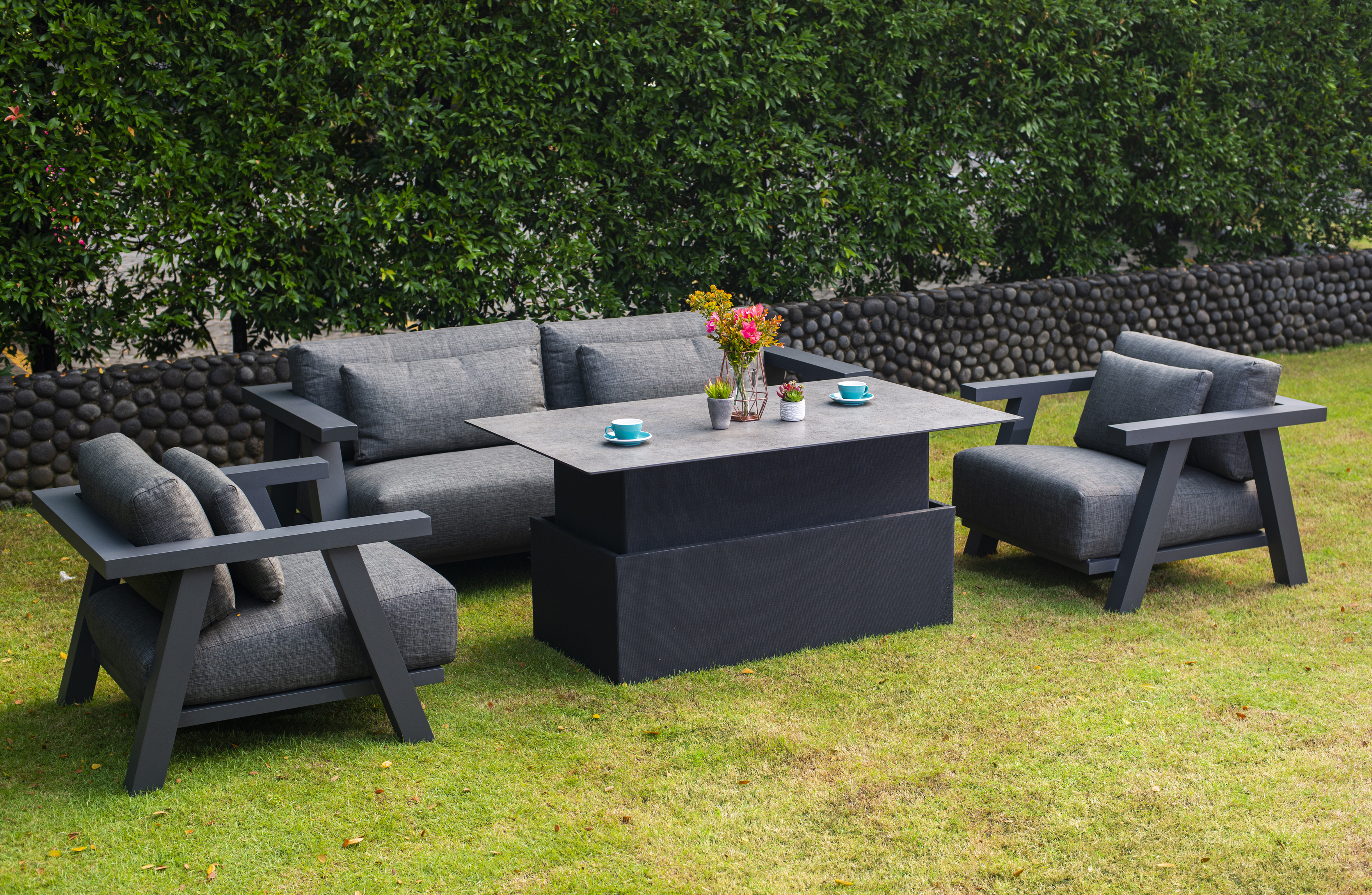 4 Seasons Outdoor Iconic Lounge With 90cm Hpl Table