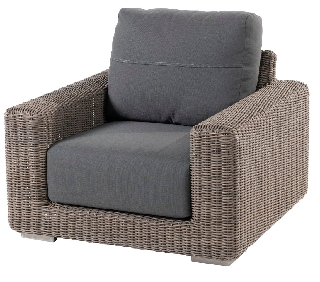 4 Seasons Outdoor Kingston Living Chair With 2 Cushions