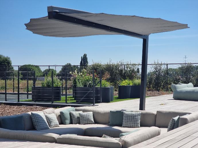 Showroom Ex Display | Heatsail Leaf | Brand New Sunbrella Canopy | Parasol with heating, lights and misting