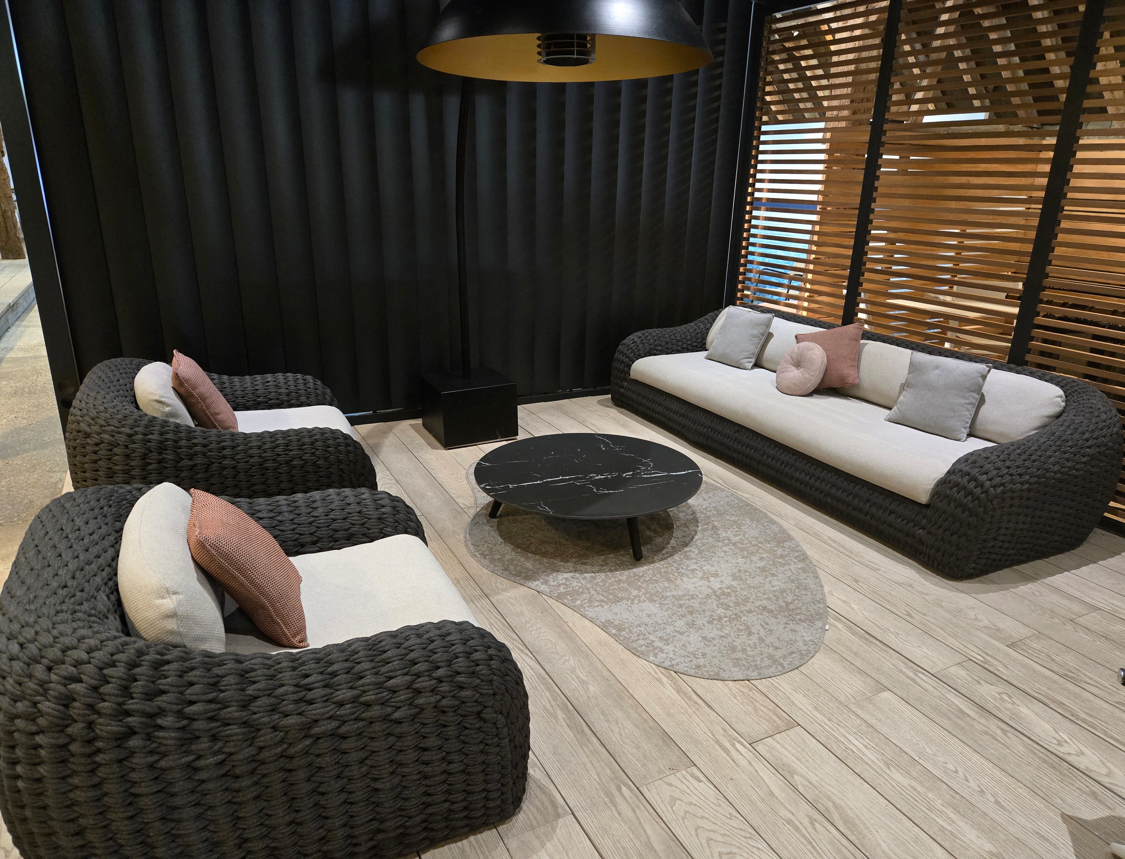 Manutti | Kobo Lounge Set With Torsa Coffee Table *Manutti Protective Covers Included*