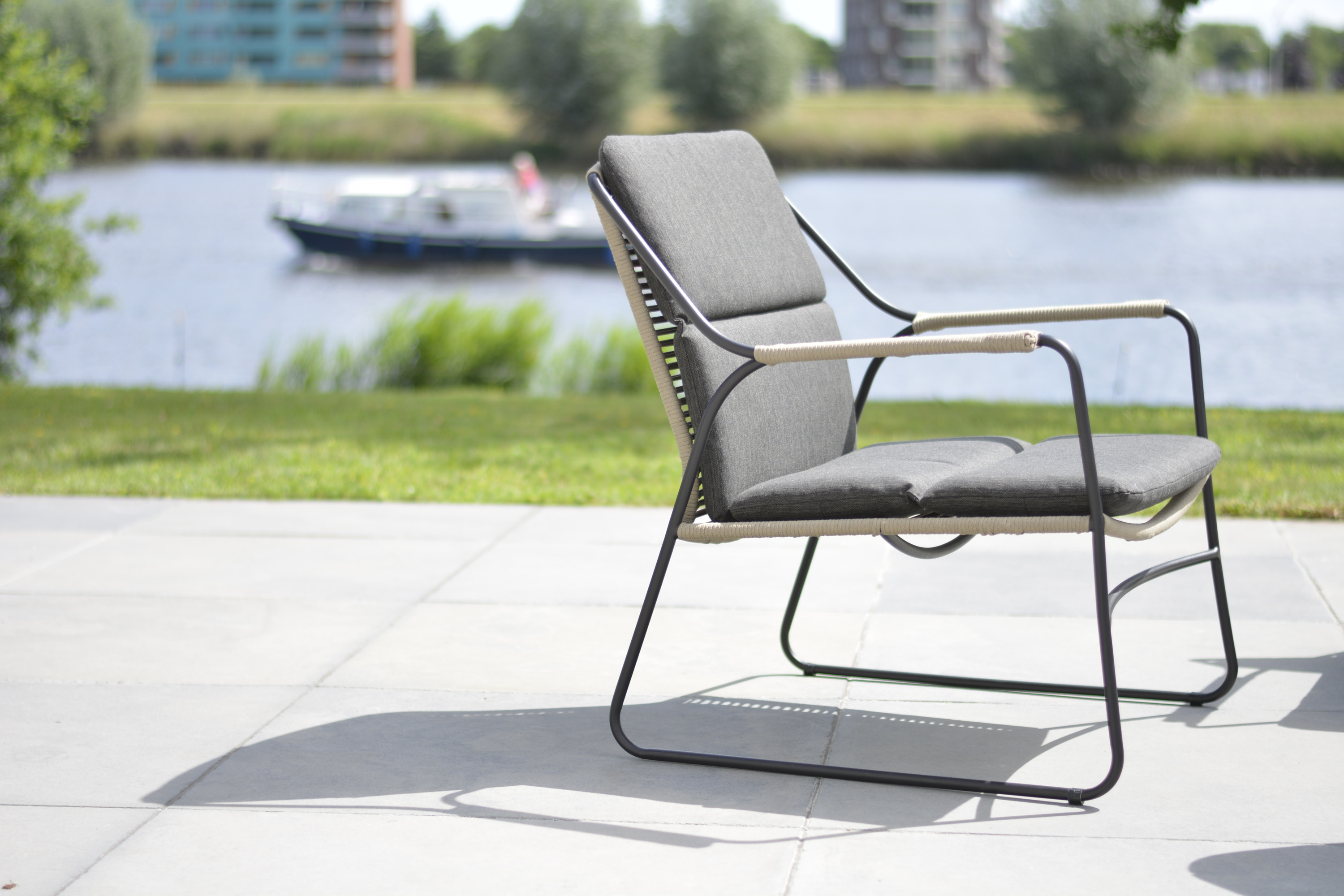 4 Seasons Outdoor Scandic Living Chair With 2 Cushions