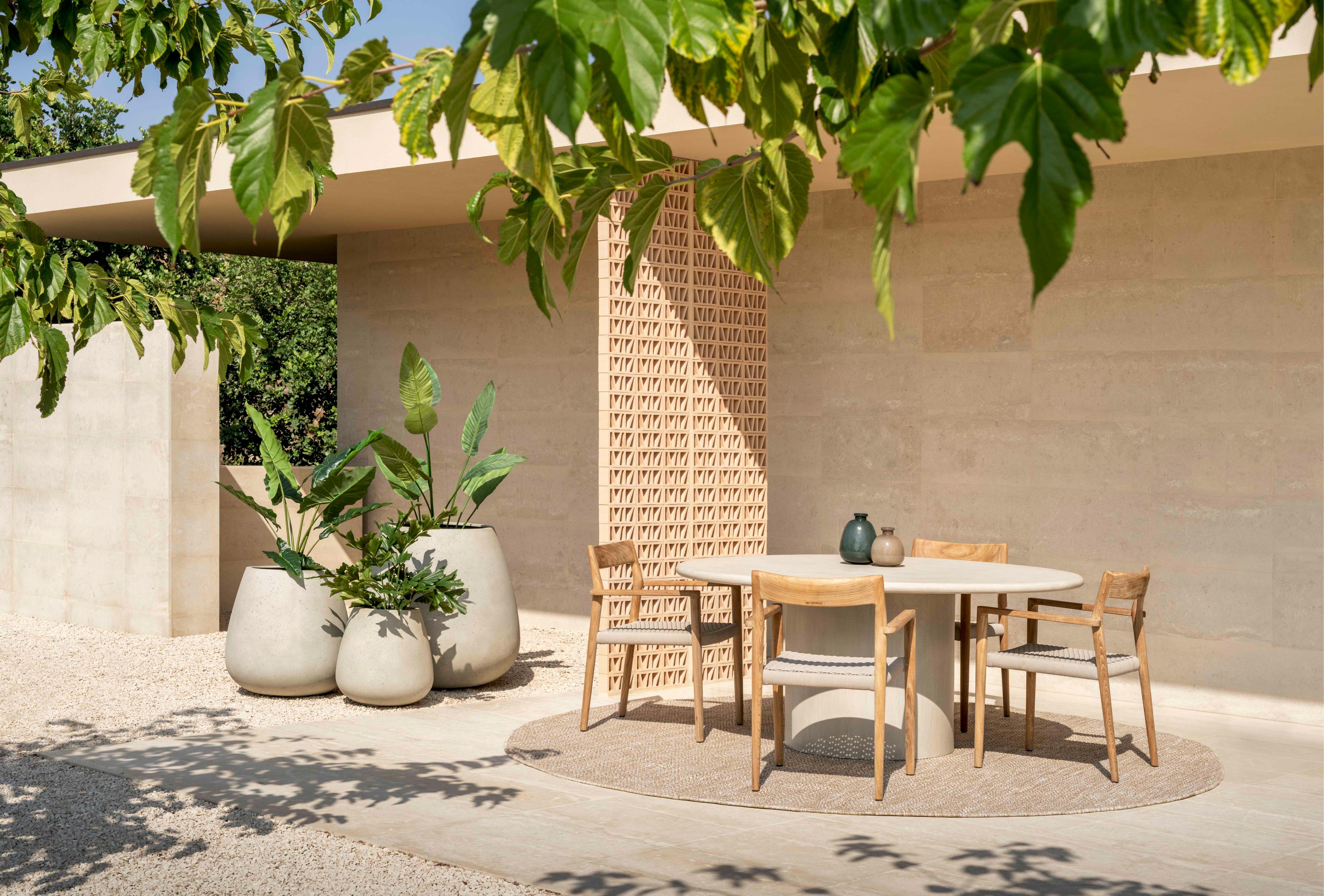 Jardinico Como | Round and Organic Dining Tables