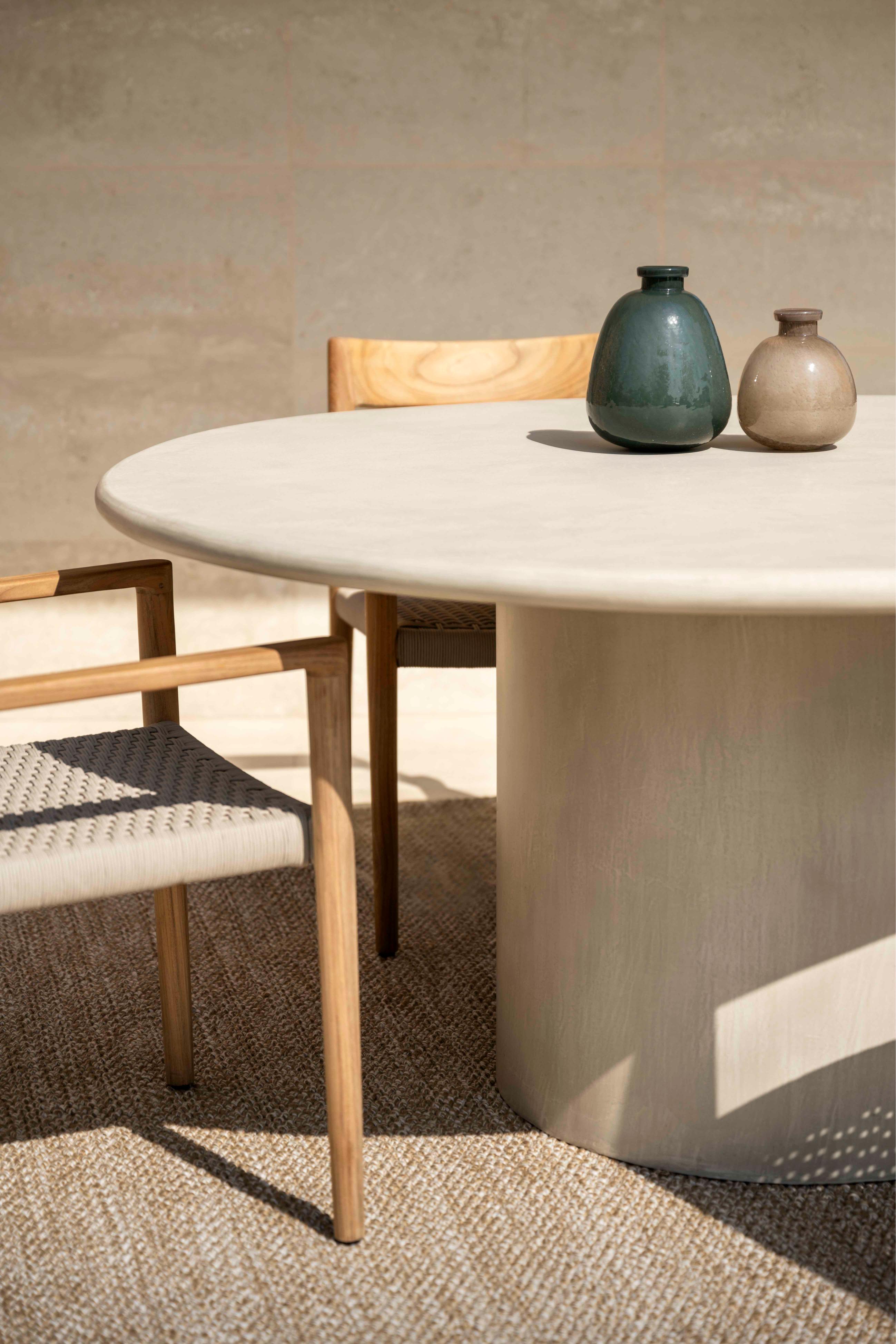 Jardinico Como | Round and Organic Dining Tables