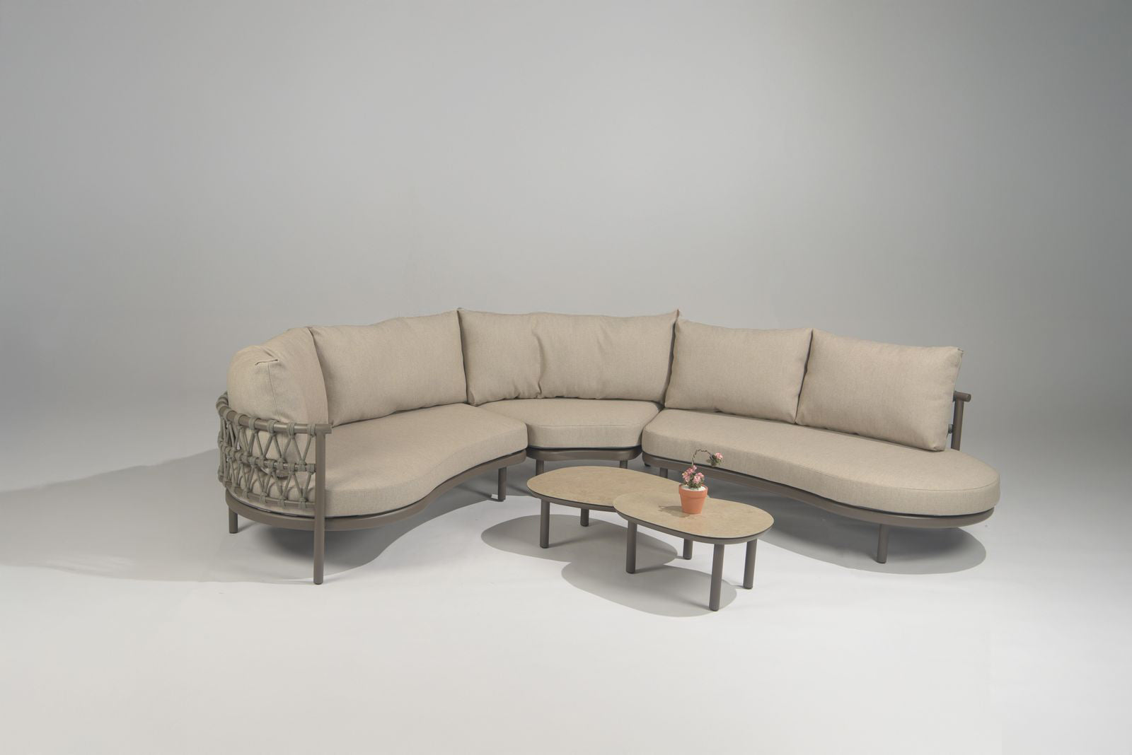 4 Seasons Outdoor Piacenza Modular Lounge with Monroe Coffee Tables