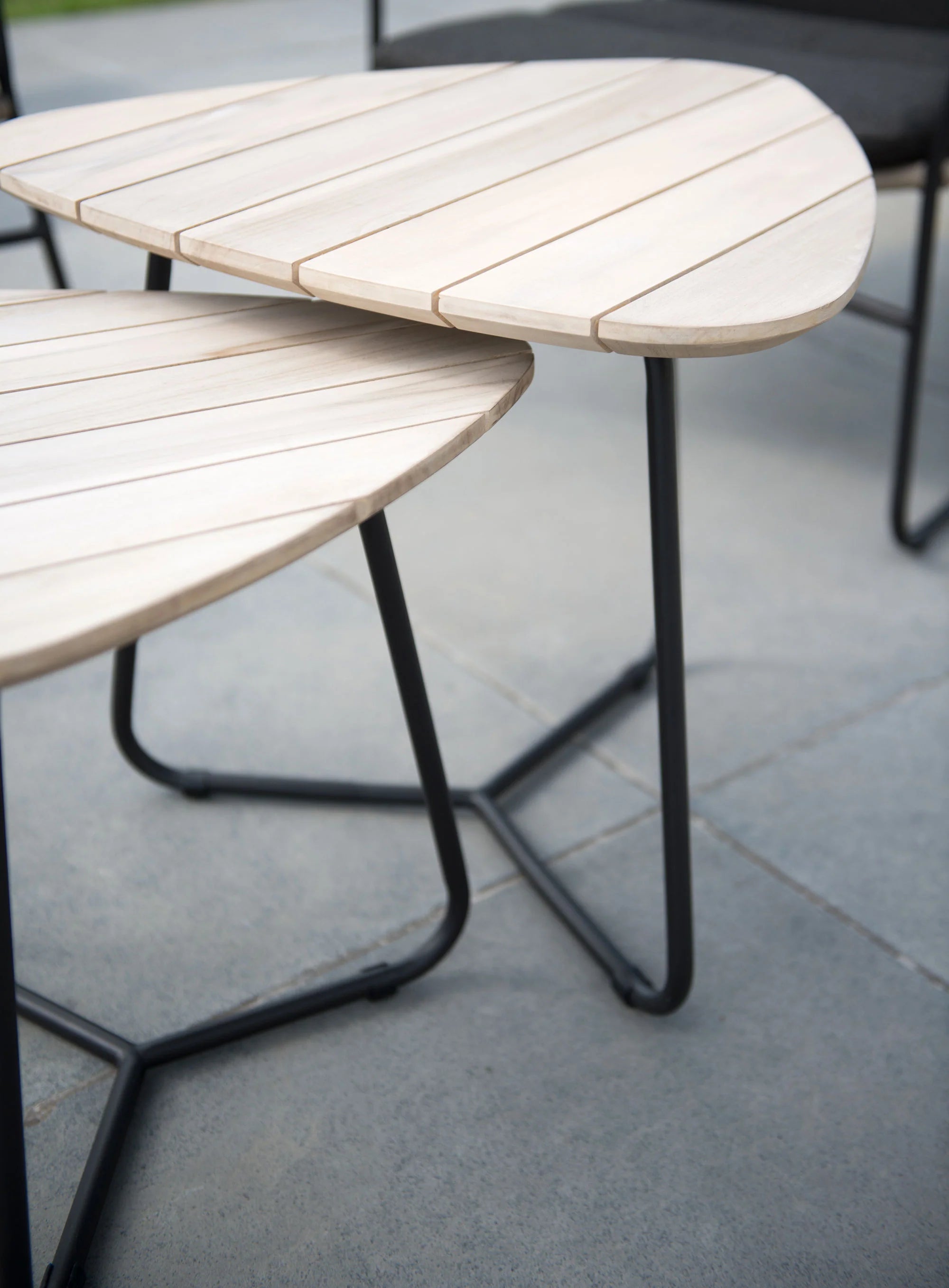 4 Seasons Outdoor Axel Triangle coffee tables teak