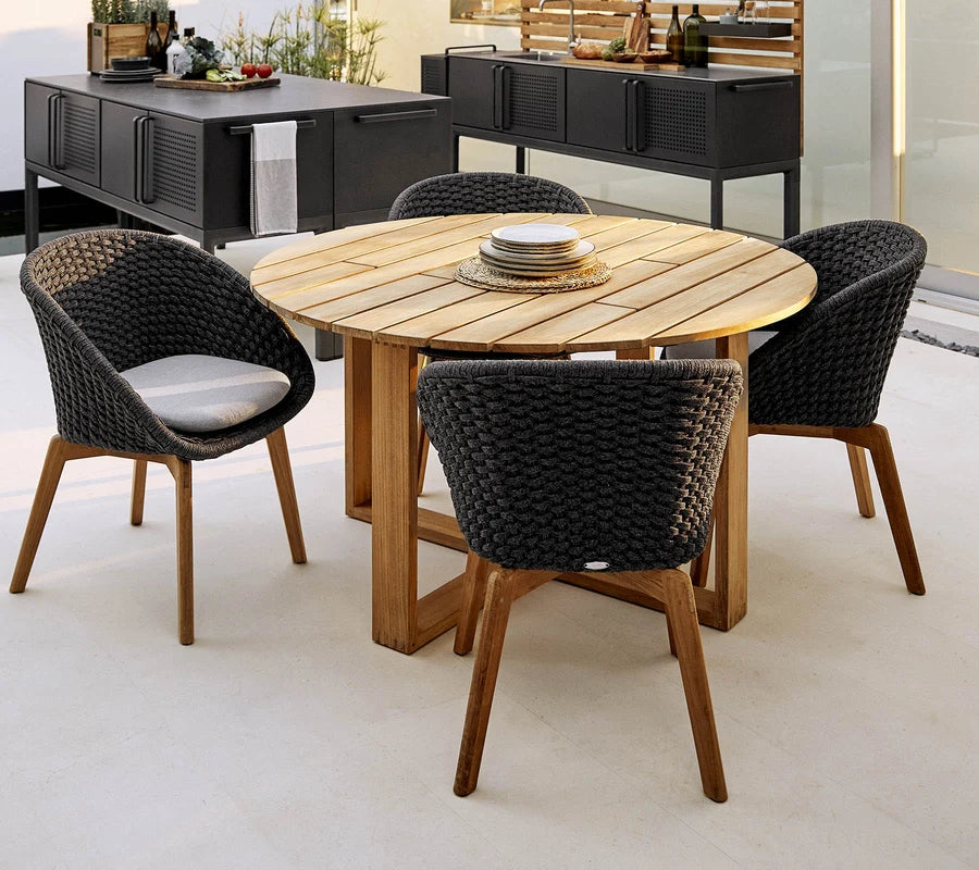 Cane-line Endless dining tables