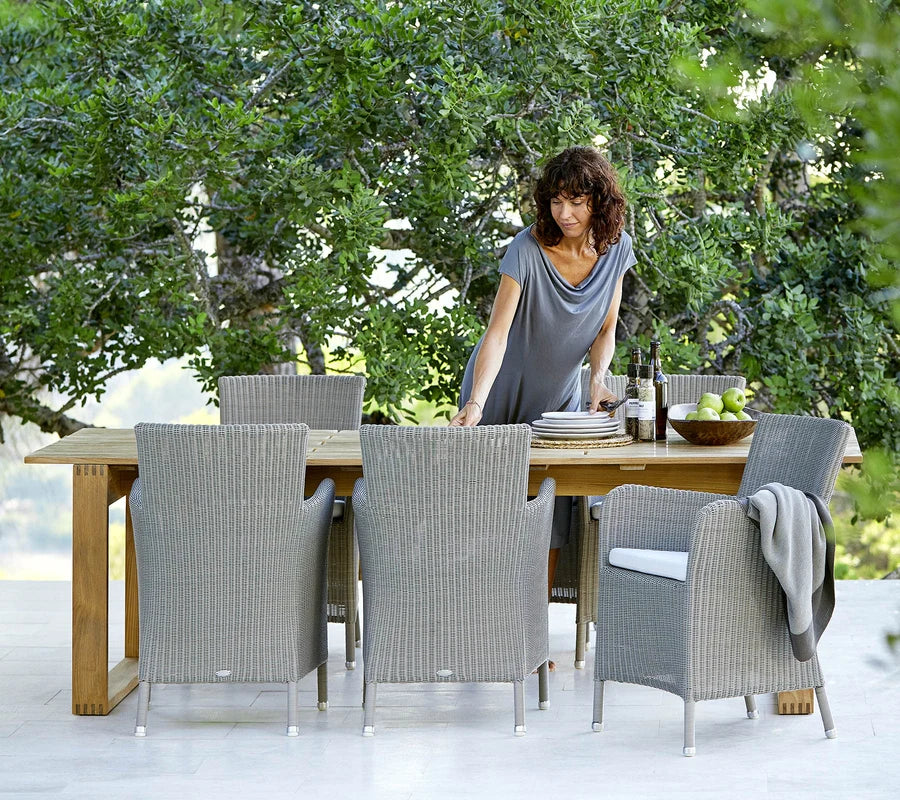 Cane-line Endless dining tables