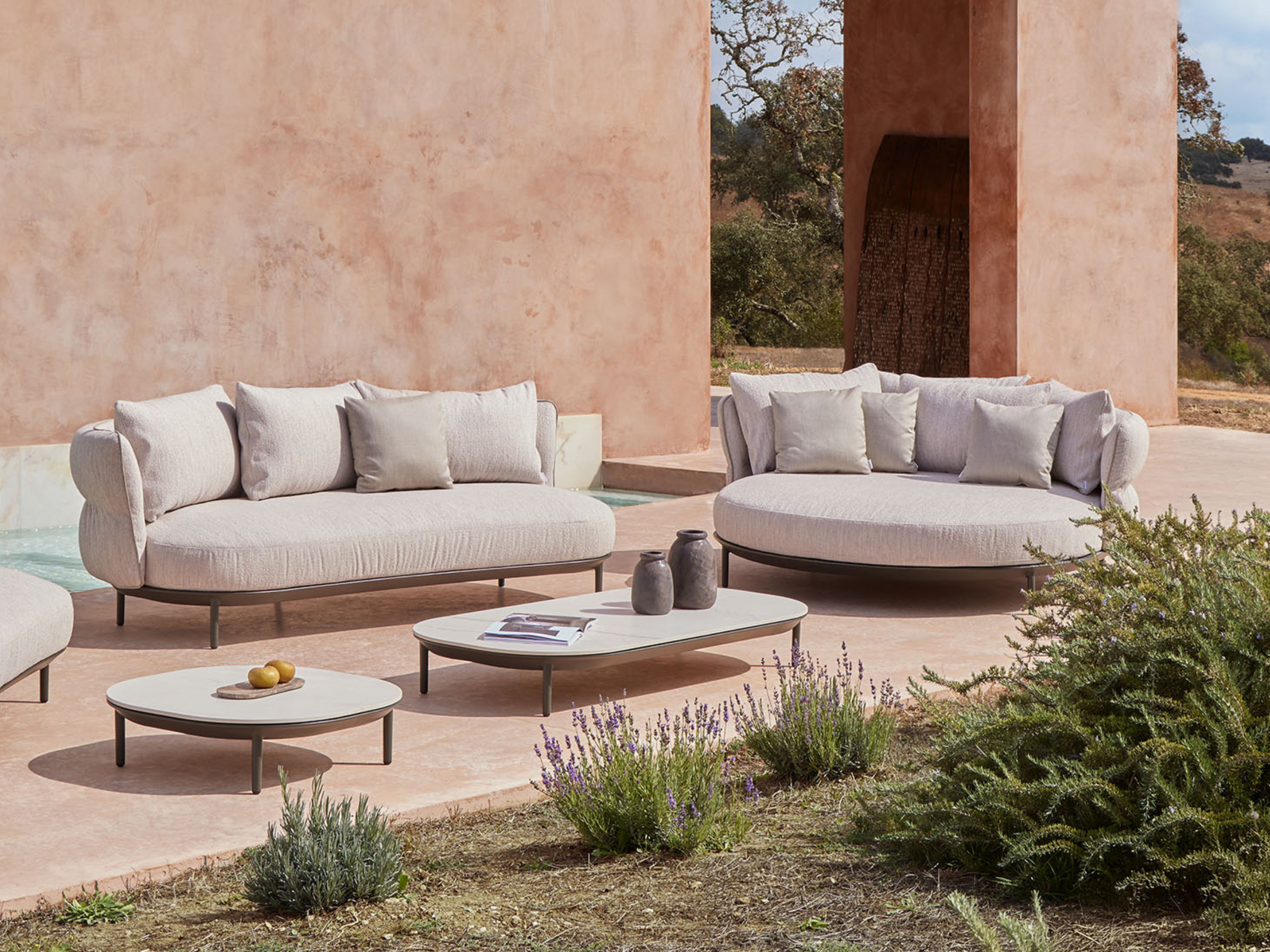 Point Furniture Amba Essence Sofa 2 Right arms Aluminum Structure