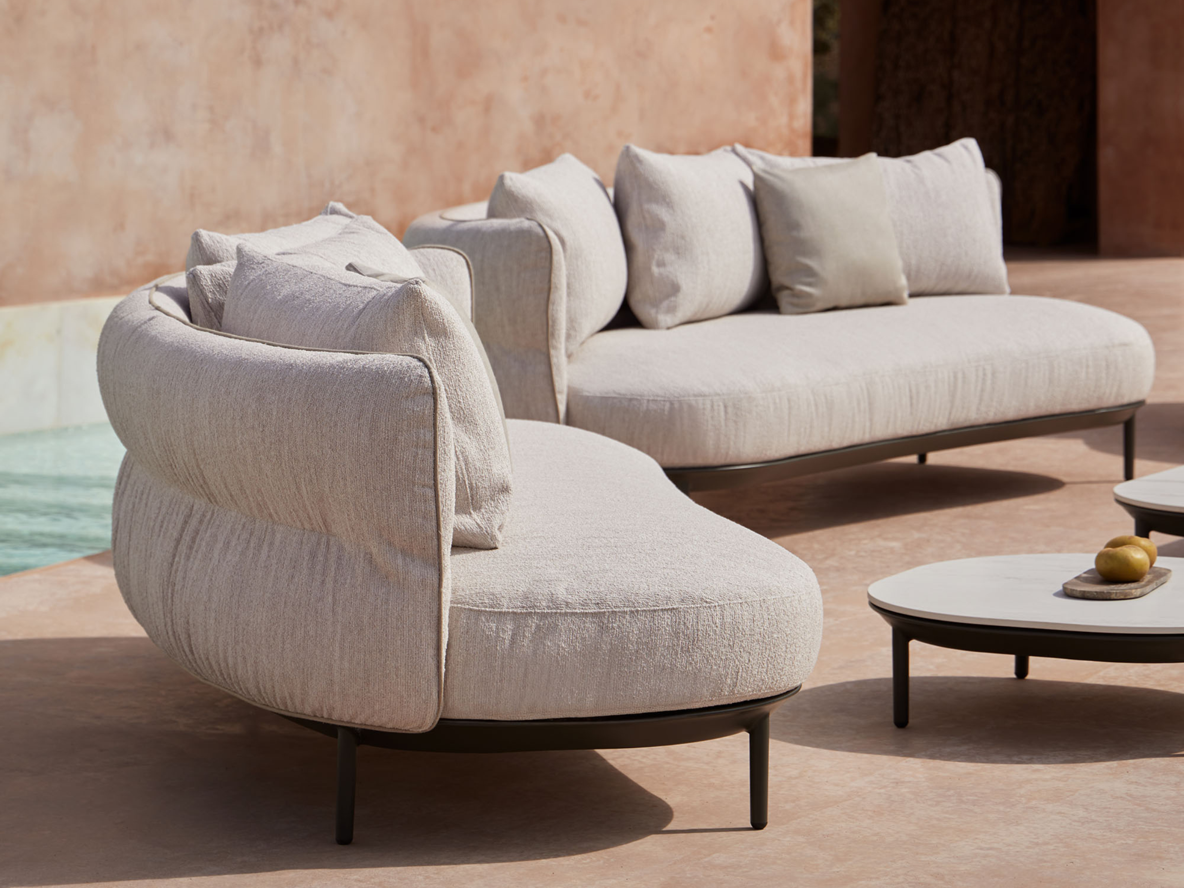 Point Furniture Amba Essence Sofa 2 Left arms Aluminum Structure