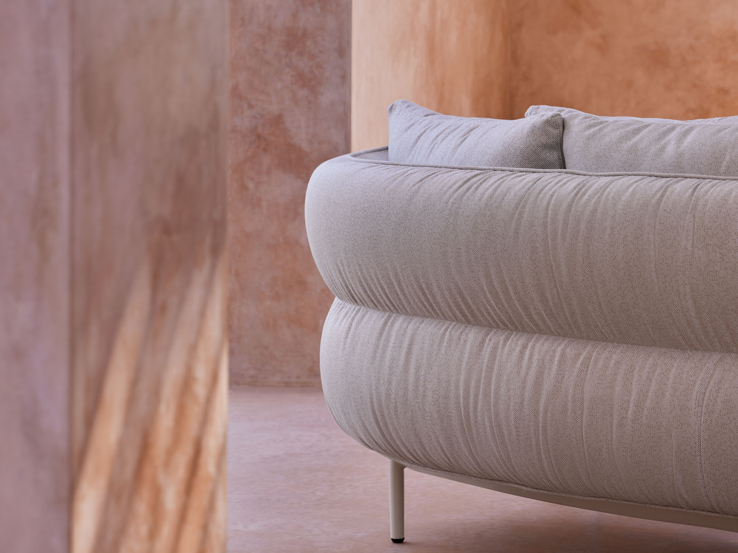 Point Furniture Amba Essence Sofa 2 Without arms Aluminum Structure