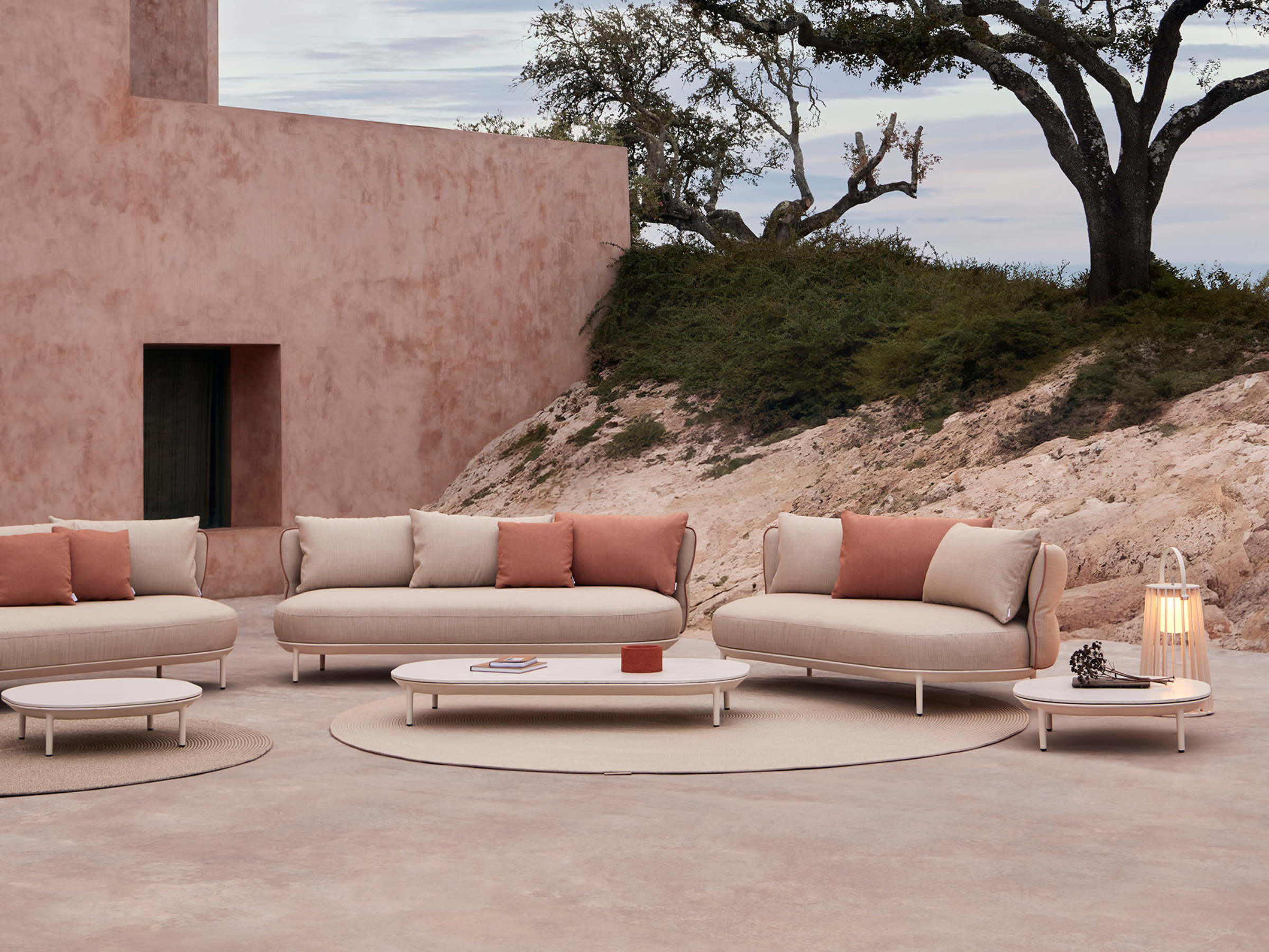 Point Furniture Amba Essence Open End Module Aluminum Structure