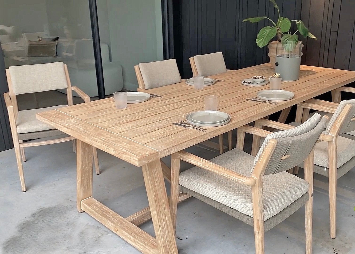 4 Season Outdoor Julia Dining set with Noah 260cm Brushed Teak Table