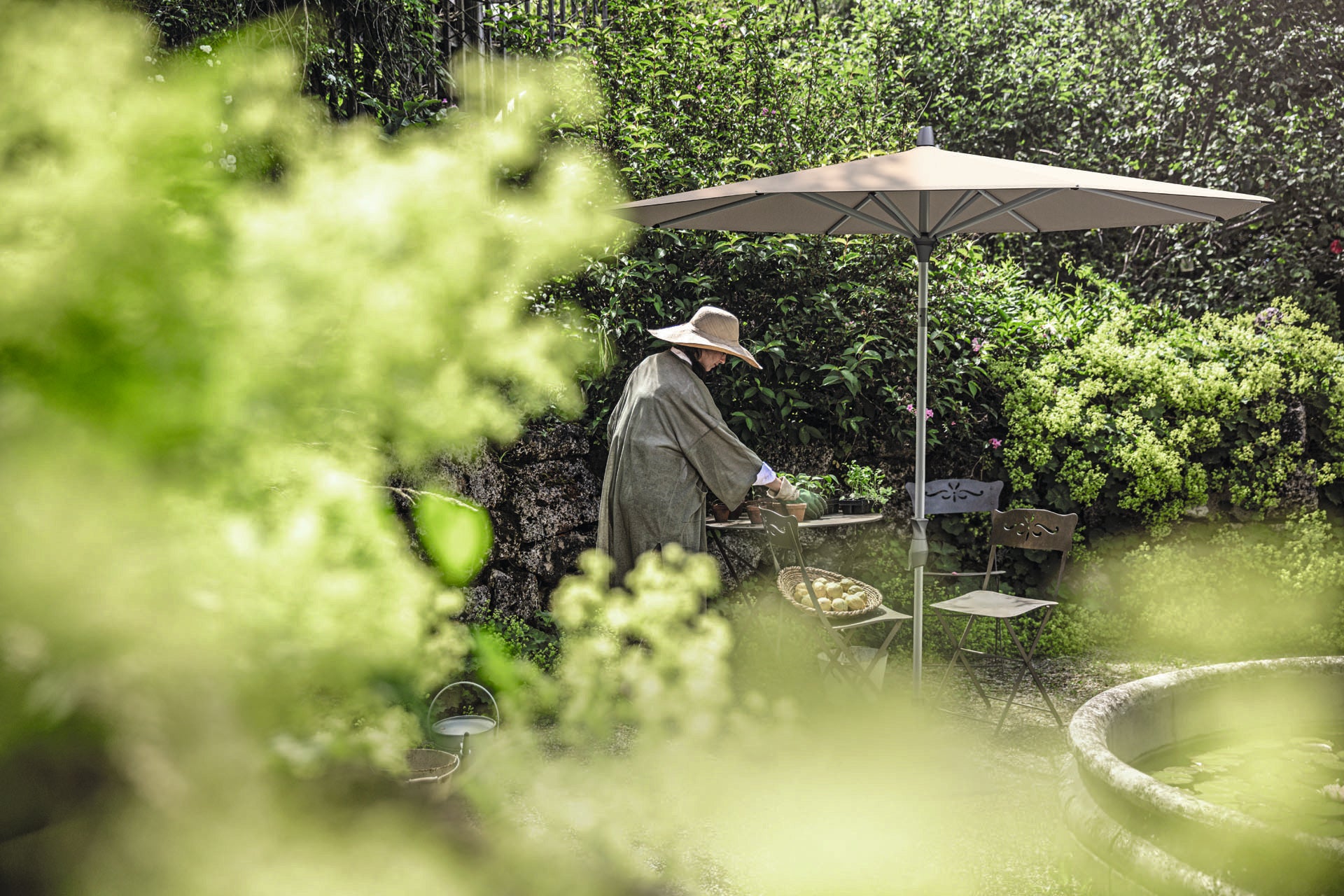 Glatz Alu Twist 240 x 240 cm with Anodised Frame