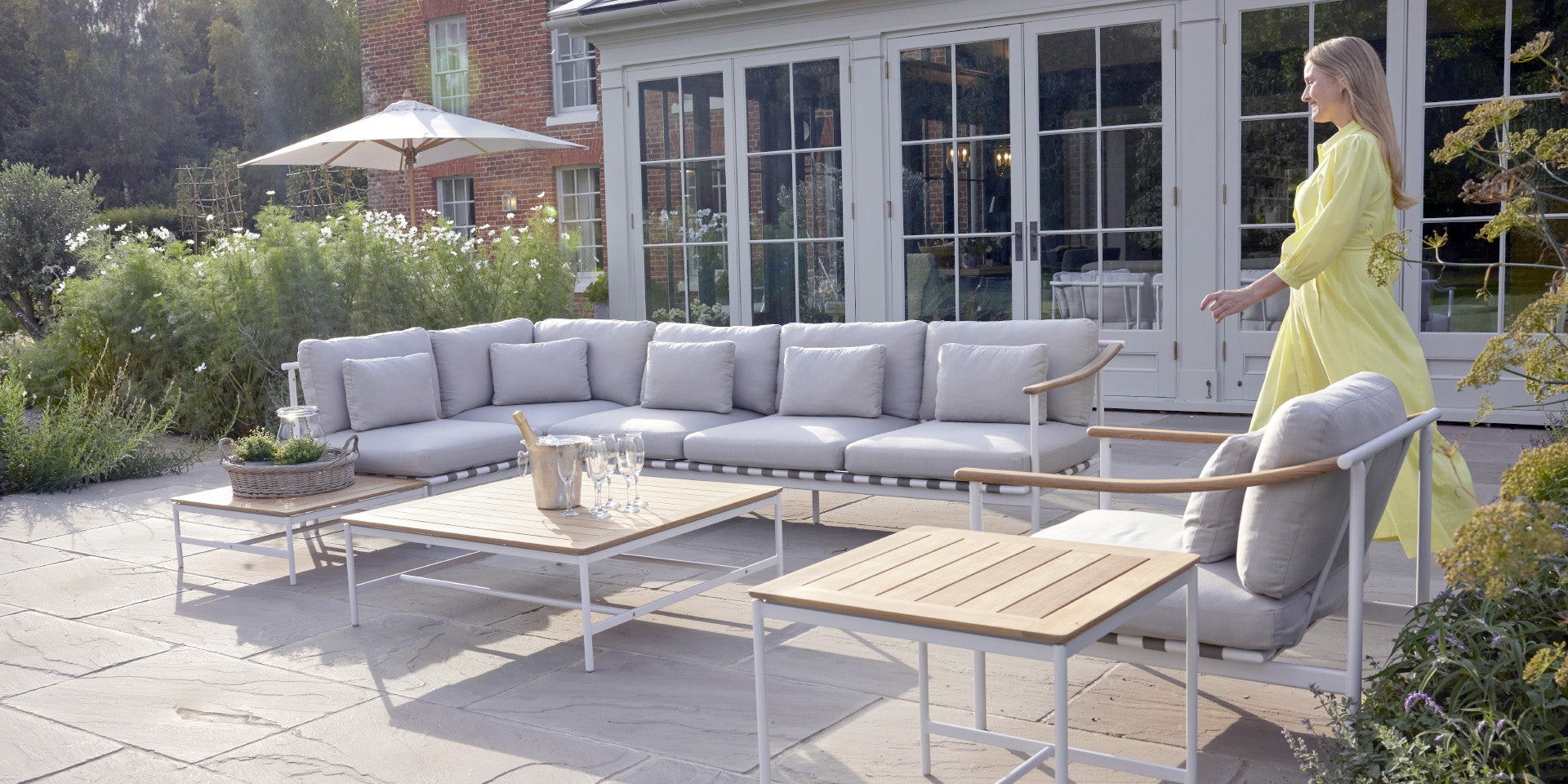 Barlow Tyrie 55% DISCOUNT | Around Ex Display Lounge Set