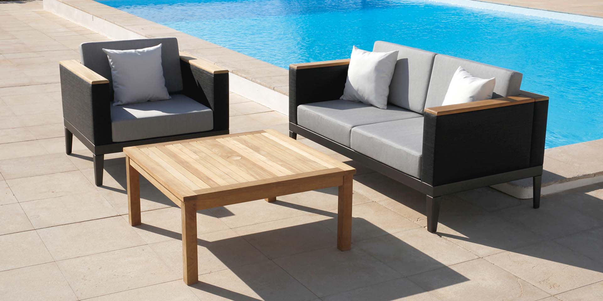 Barlow Tyrie Aura Deep Seating Two Seat Settee