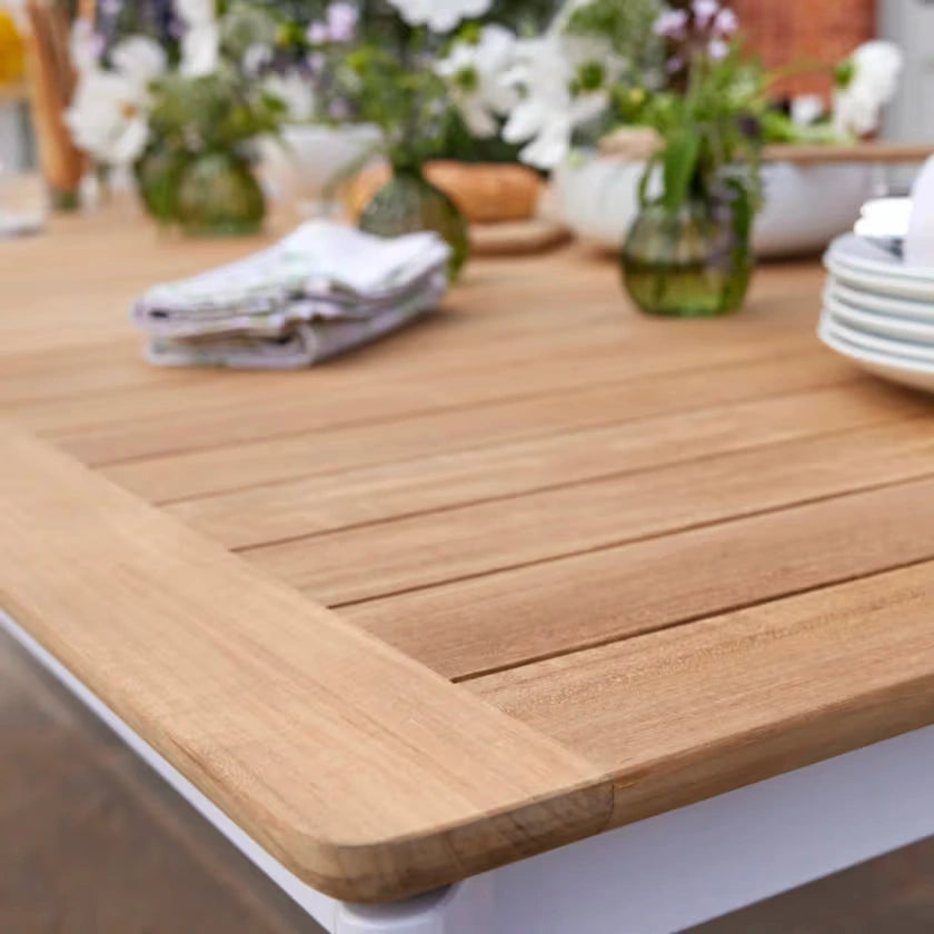 Barlow Tyrie Around Dining Table 220