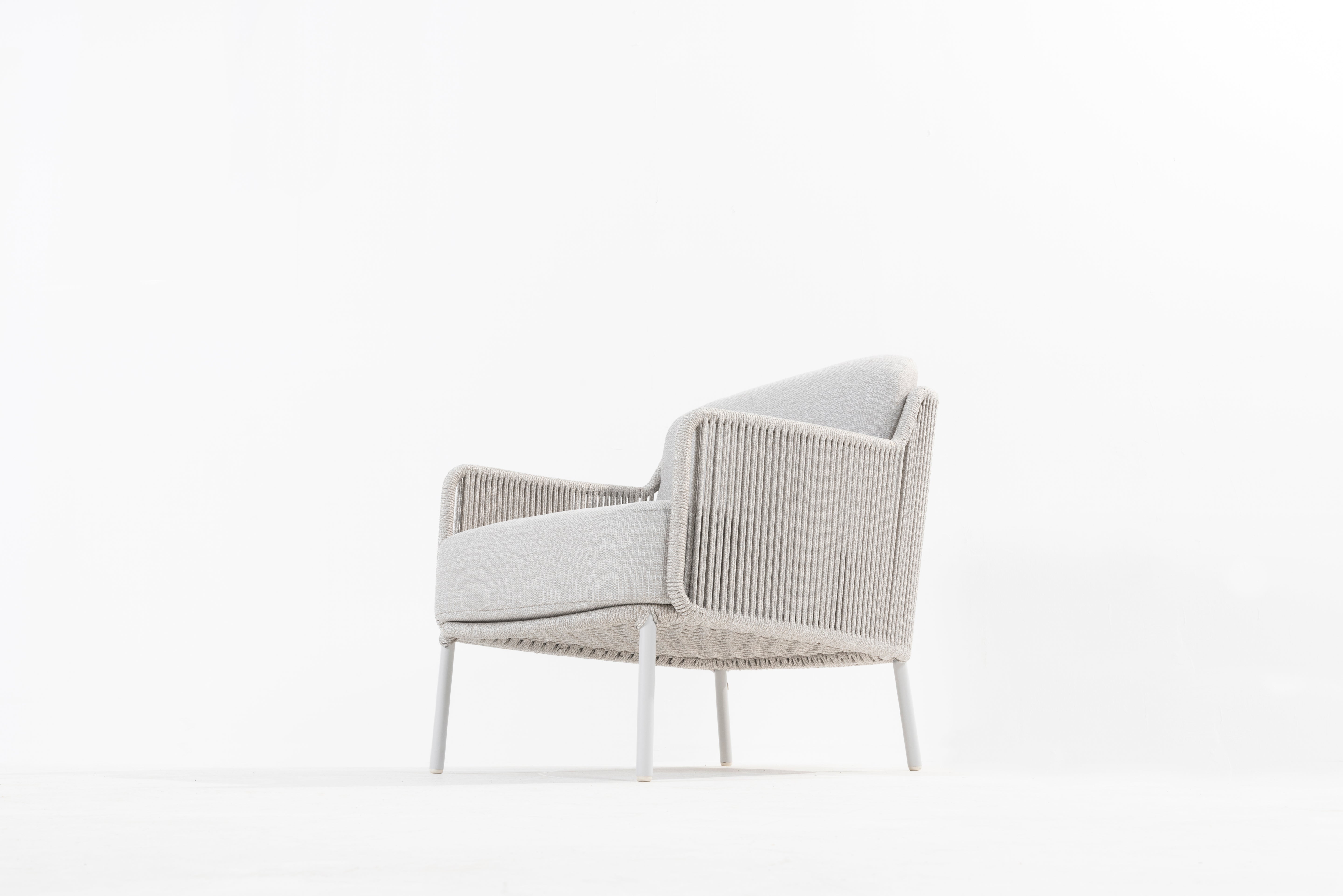 4 Seasons Outdoor Bernini Living Chair Frozen With 2 Cushions