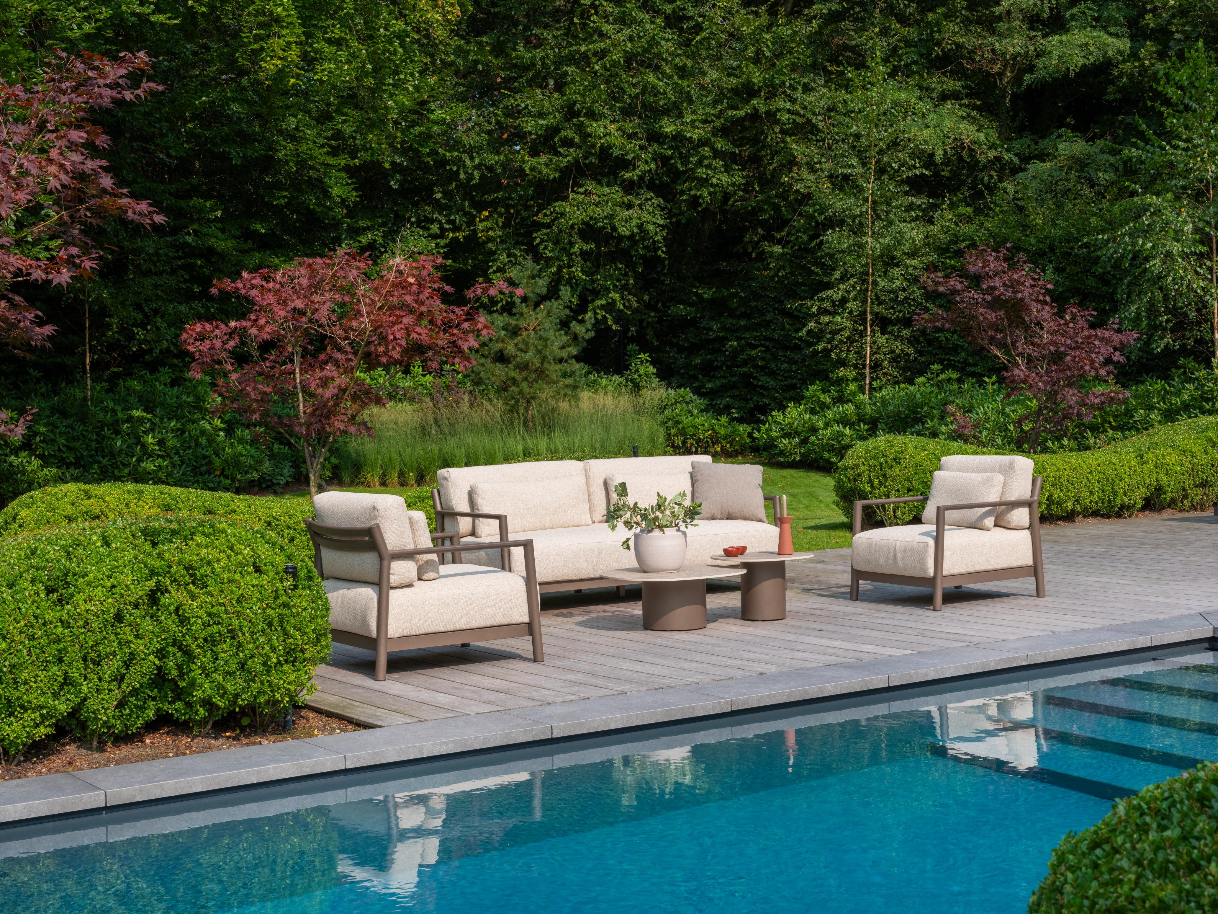 4 Seasons Outdoor Capresi lounge set with Sofie tables