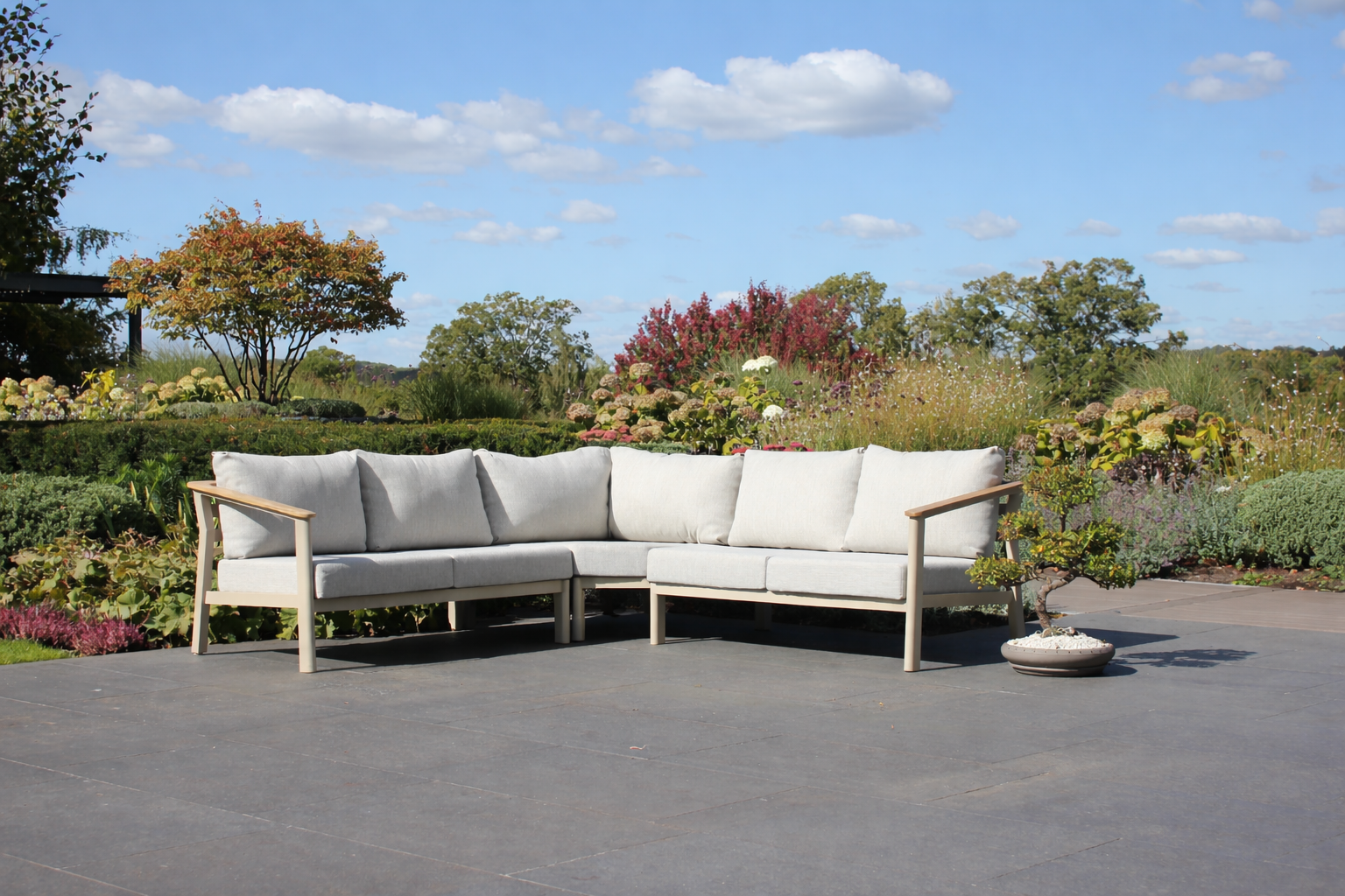 4 Seasons Outdoor Olivia 5 Seat Corner Group with Demi Coffee & Side Tables