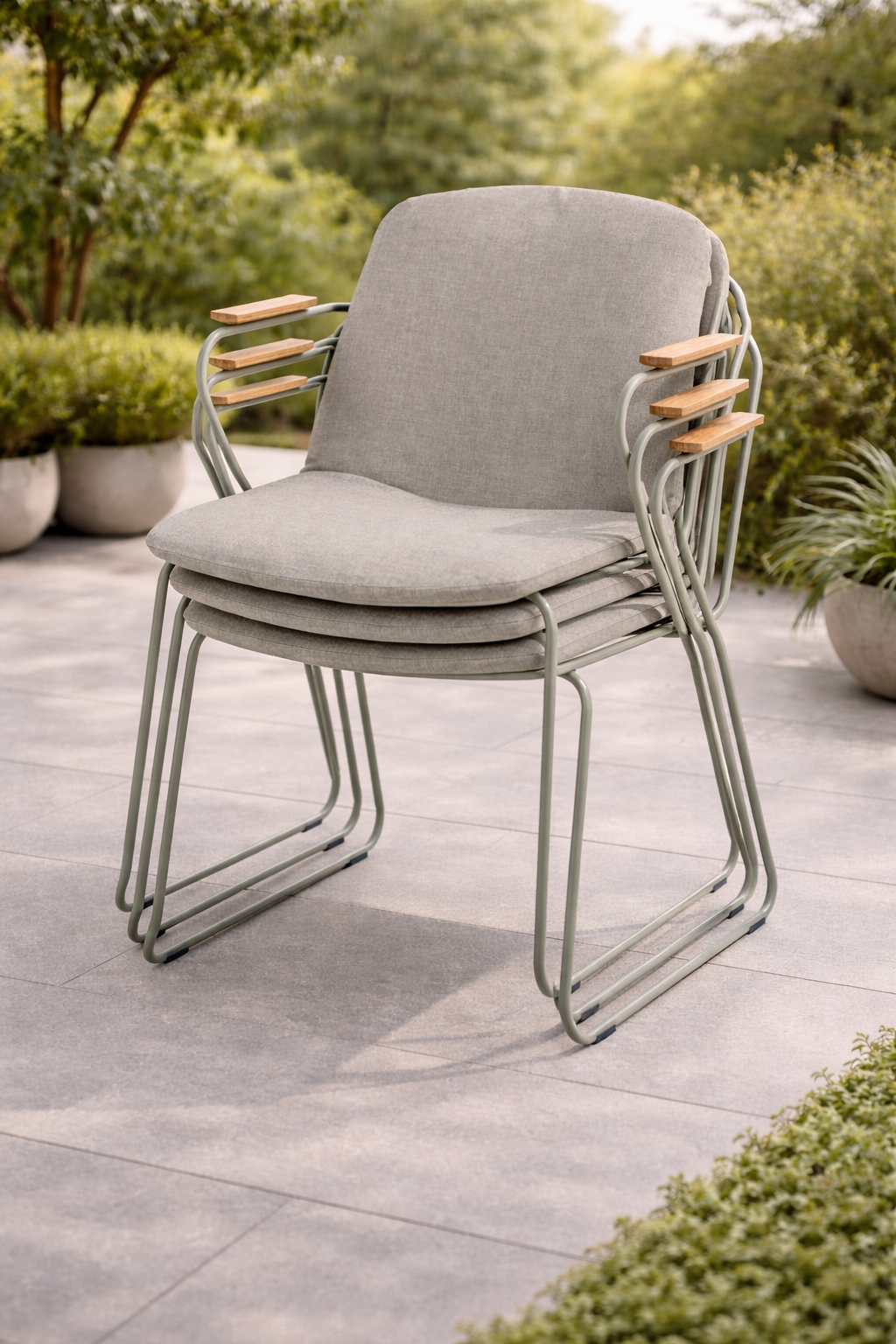 4 Seasons Outdoor Veneto Dining Chair with cushion (Set of 8)