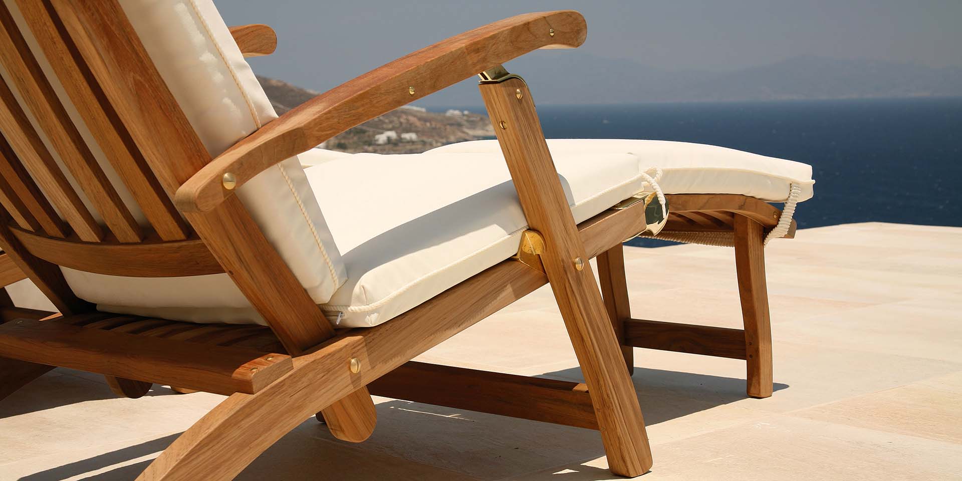 Barlow Tyrie Commodore Steamer