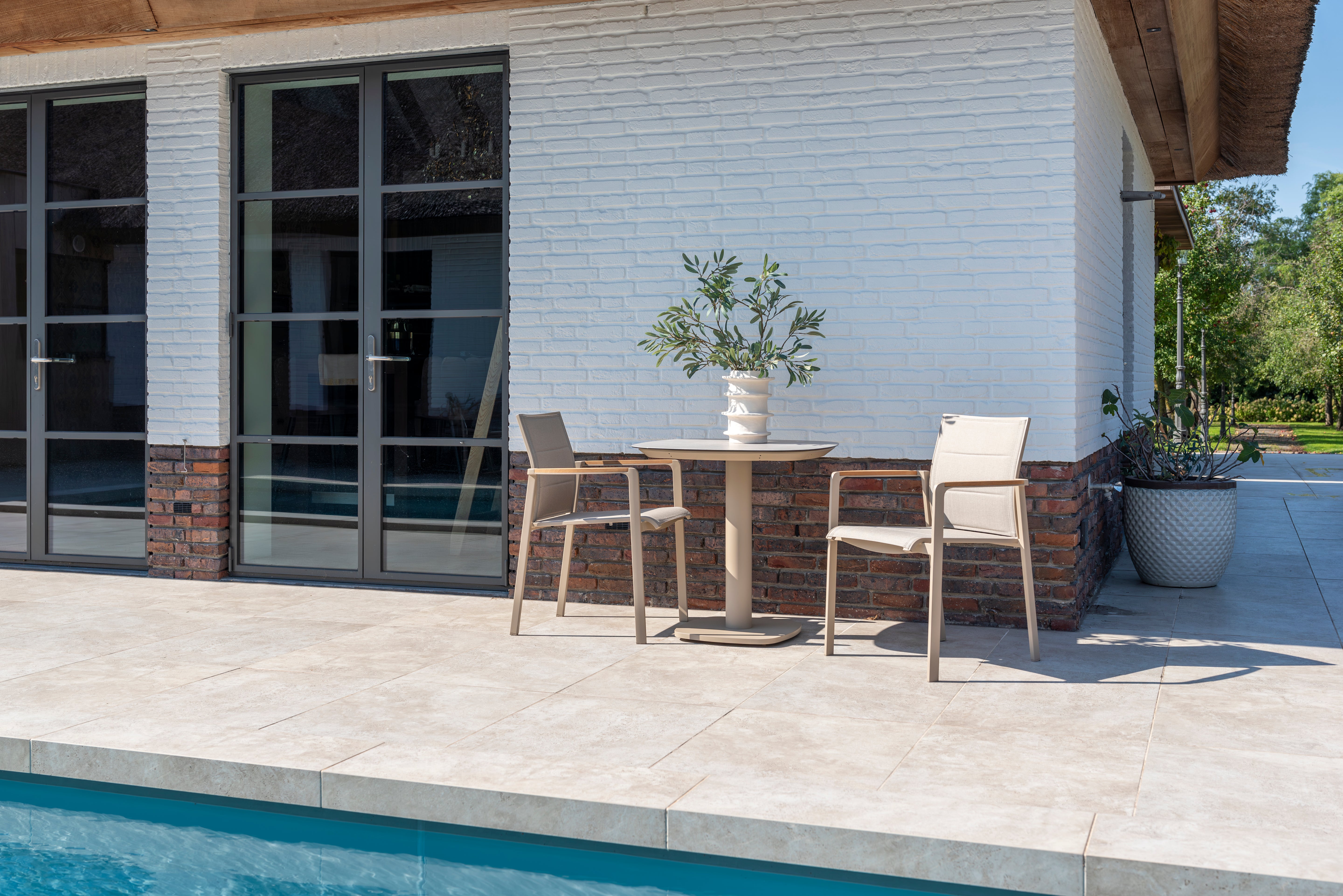 4 Seasons Outdoor Cortina Bistro Set 2 Seat with Manolo 75cm Ceramic Dining Table