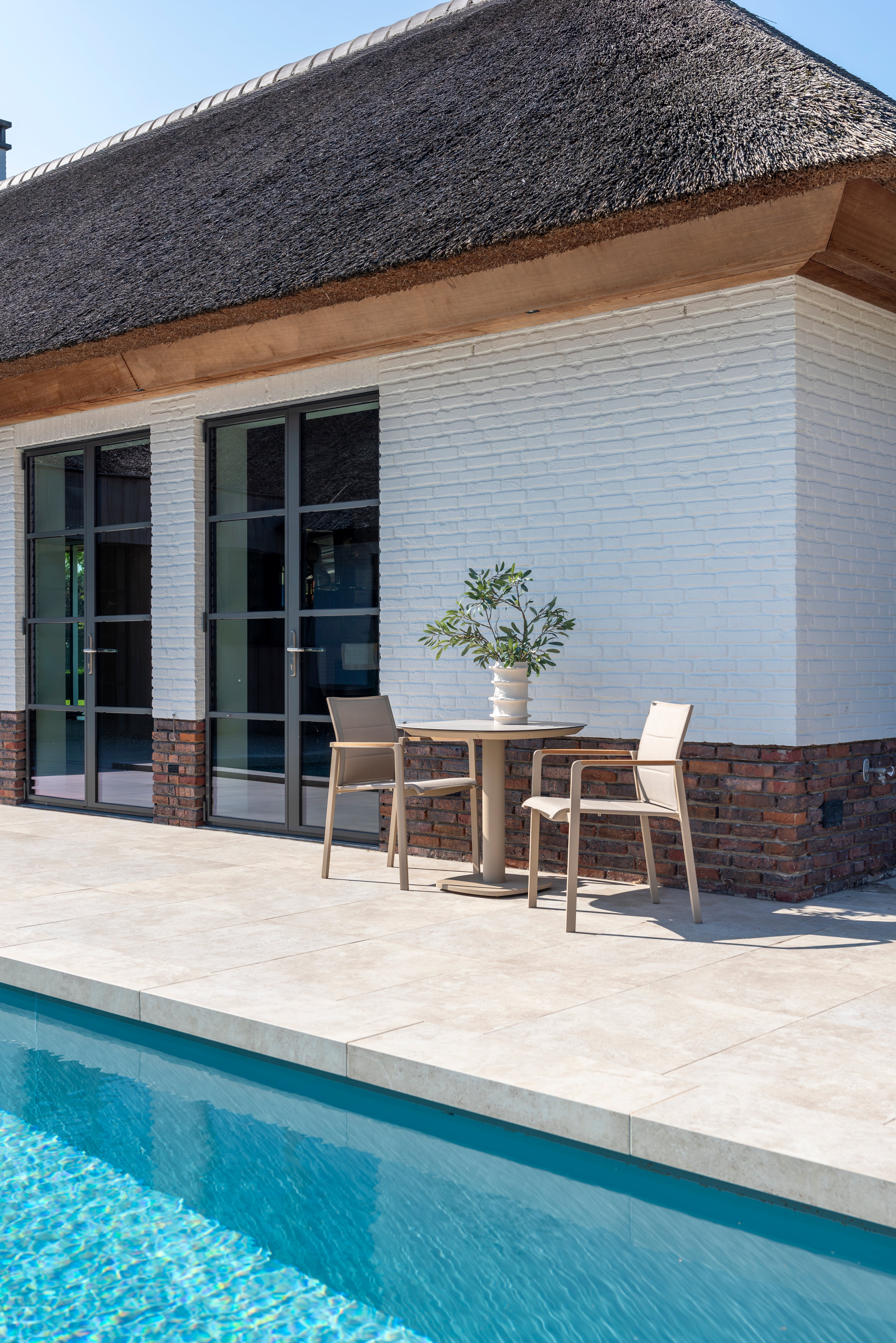 4 Seasons Outdoor Cortina Bistro Set 2 Seat with Manolo 75cm Ceramic Dining Table