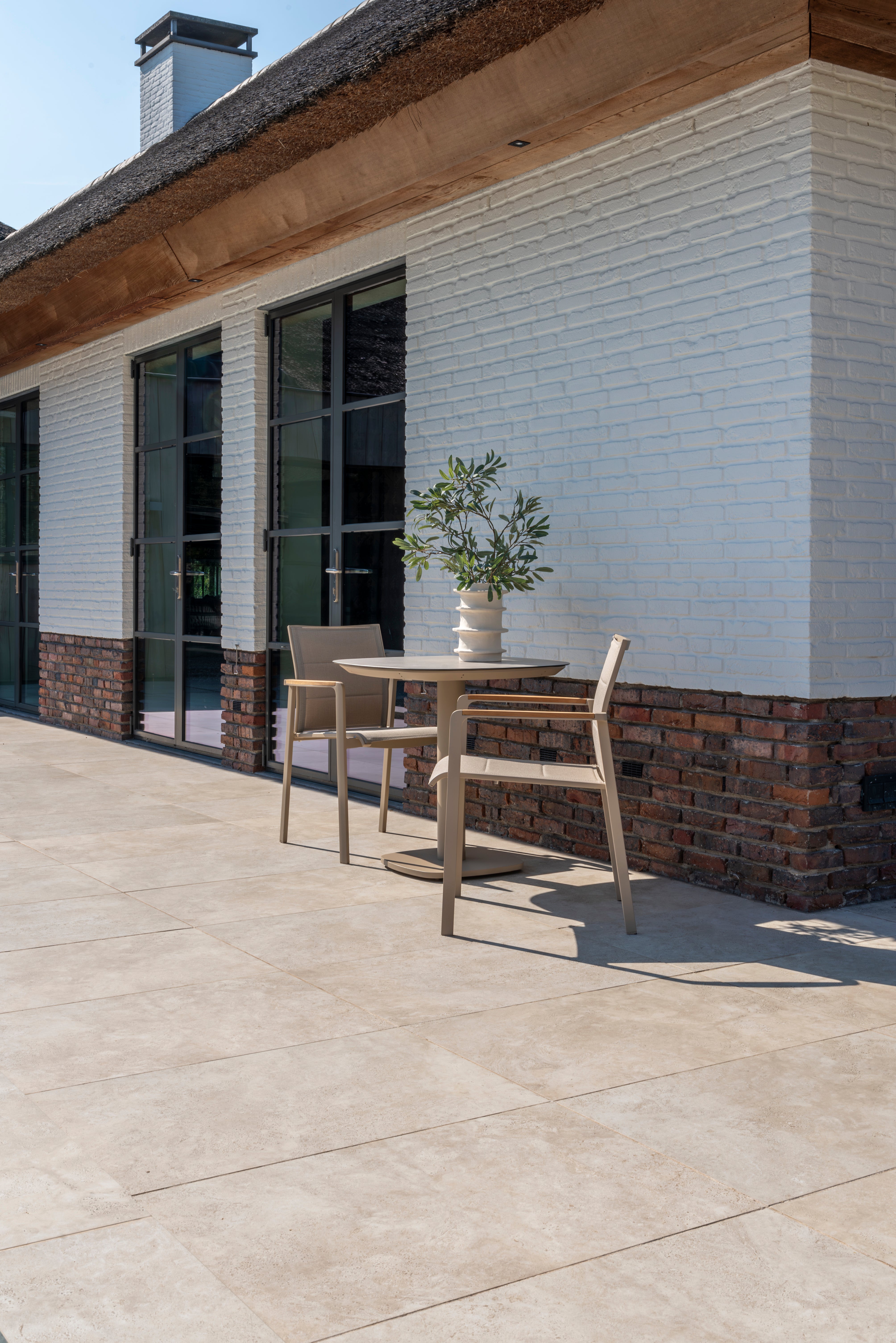 4 Seasons Outdoor Cortina Bistro Set 2 Seat with Manolo 75cm Ceramic Dining Table