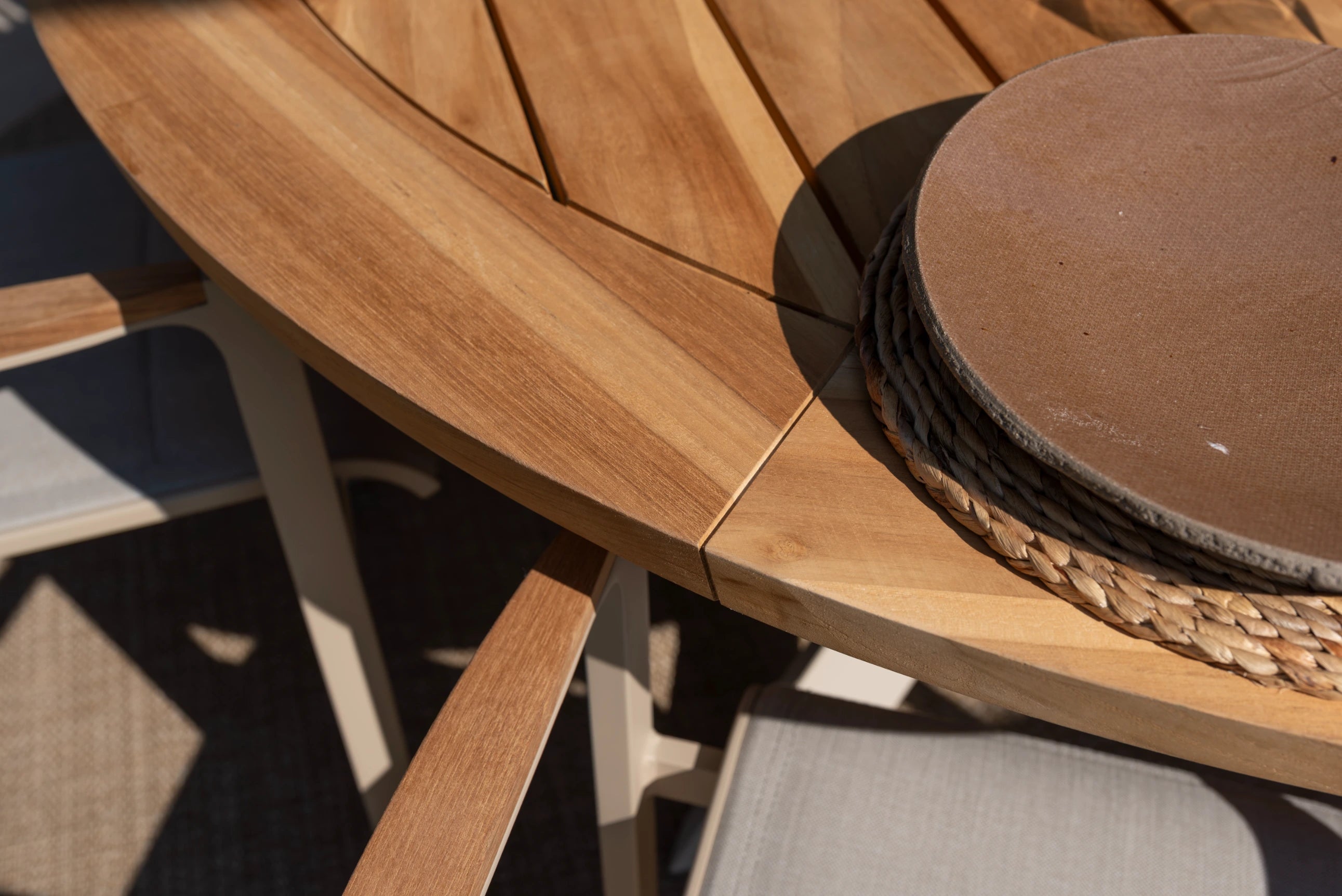 4 Seasons Outdoor Cortina stacking chair latte