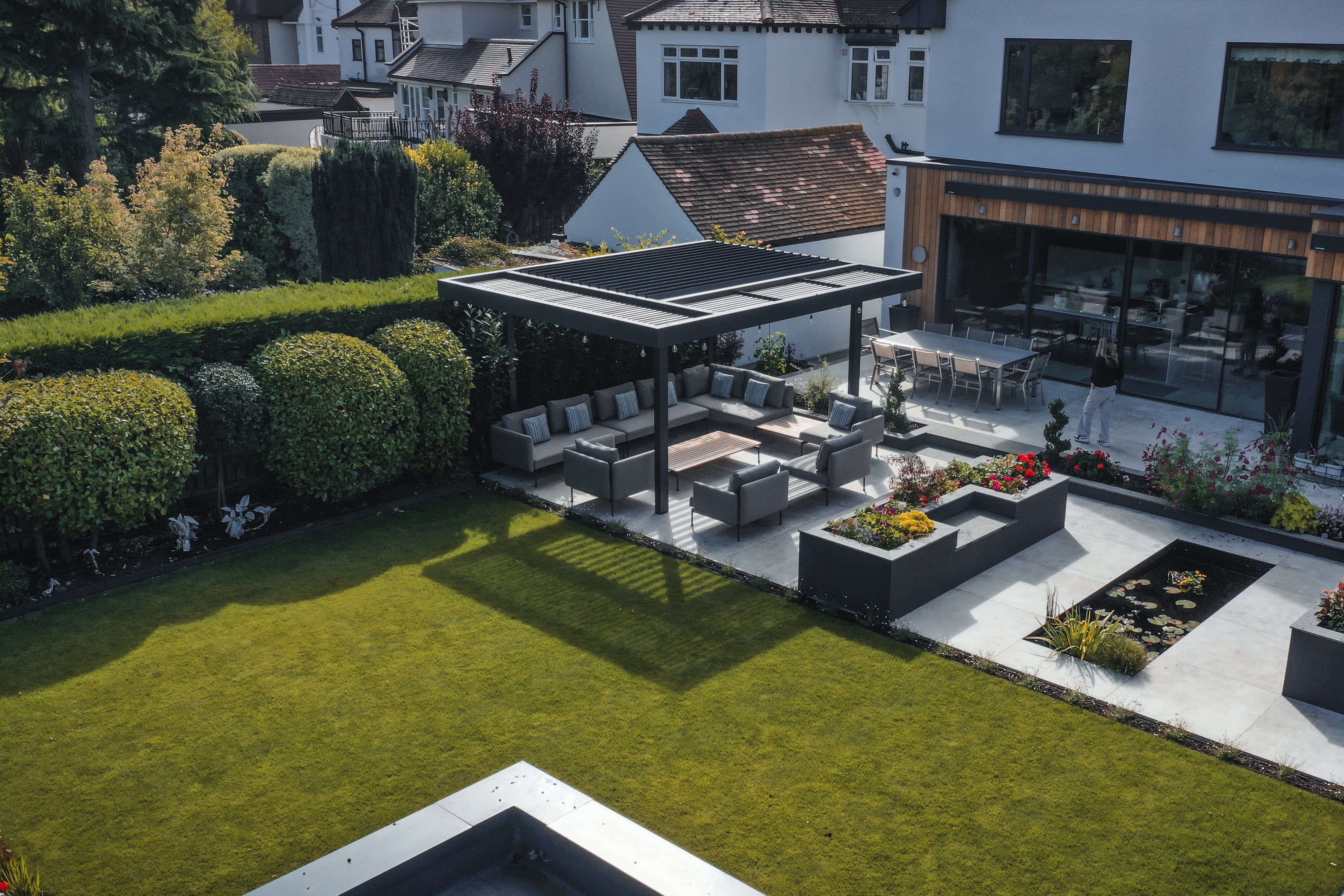 Umbris Free-Standing Seaside Oasis