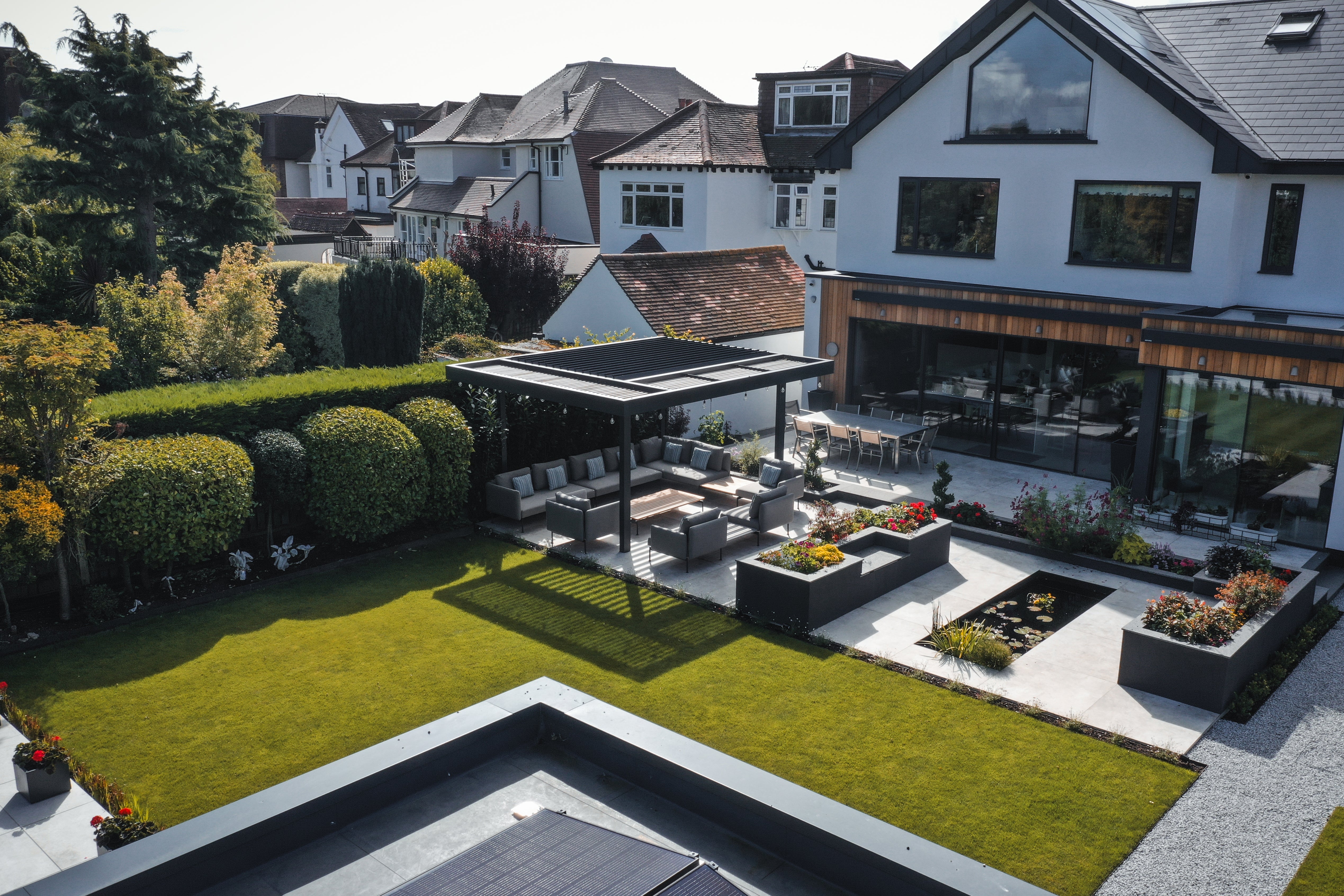 Umbris Free-Standing Seaside Oasis