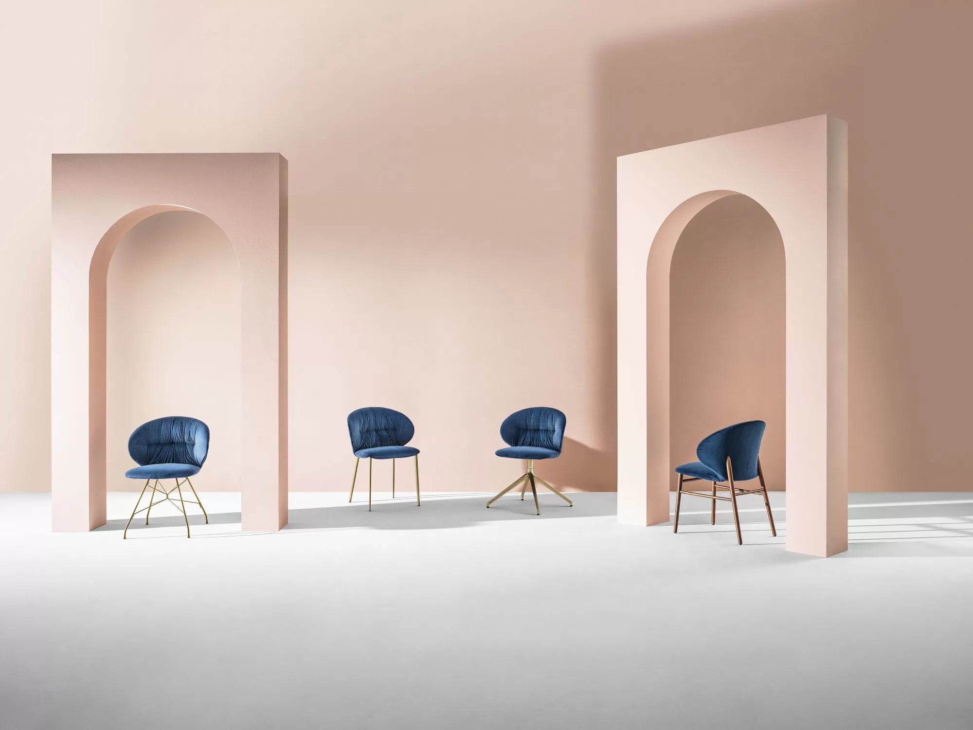 Drop Chair with metal spider base