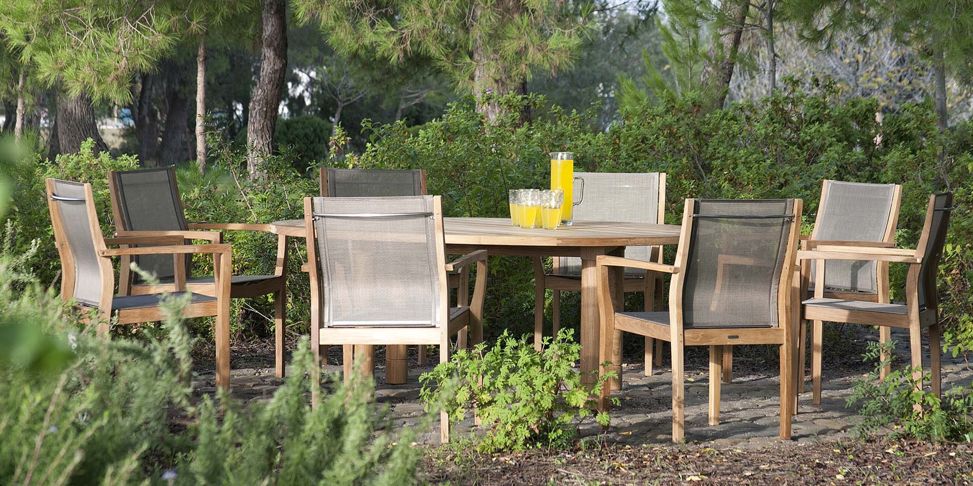 Barlow Tyrie Drummond Table 185 Circular