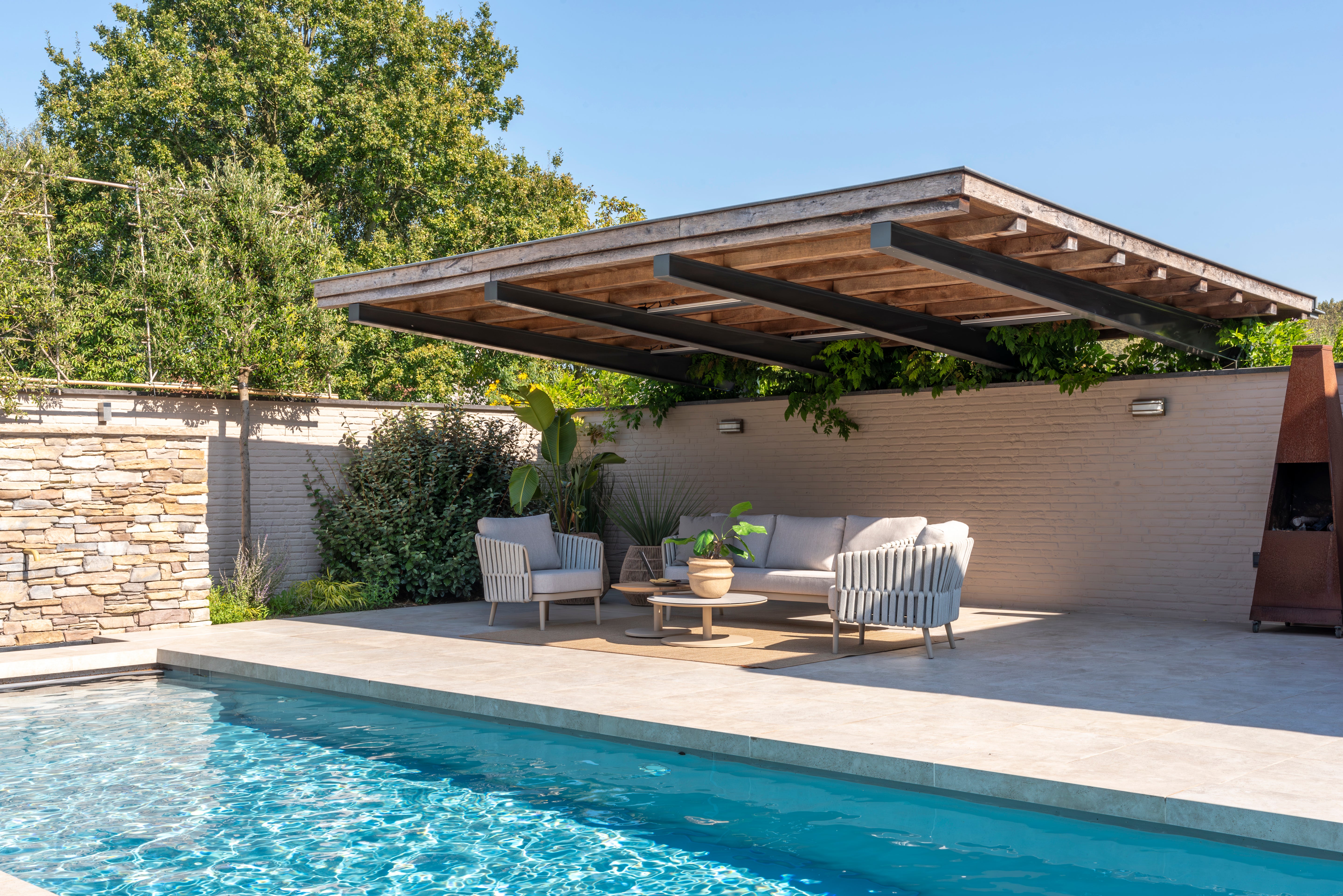 4 Seasons Outdoor Eva Lounge with Monroe Coffee Tables