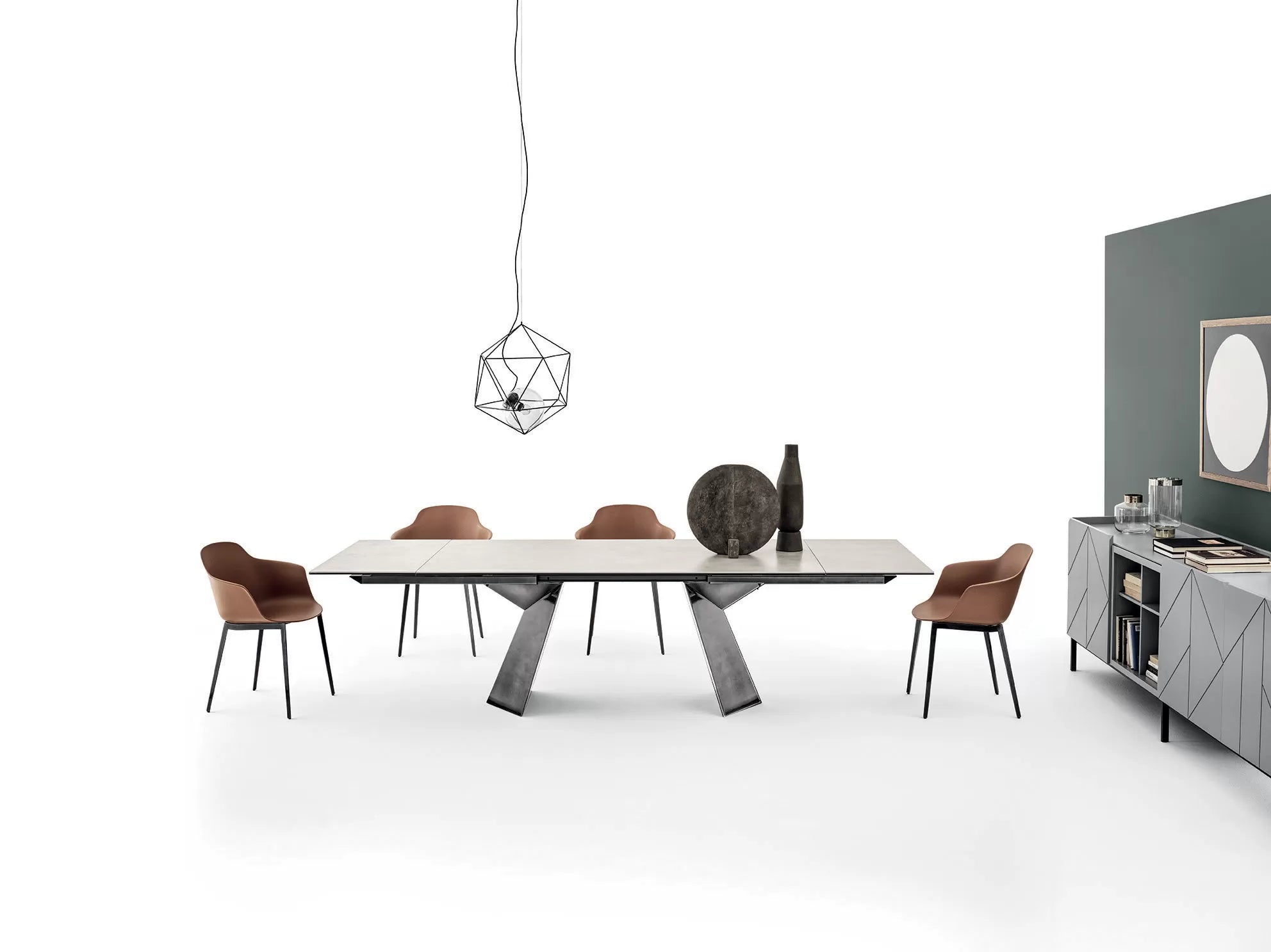 Mood Chair with arms and lacquered metal frame (triangular legs)