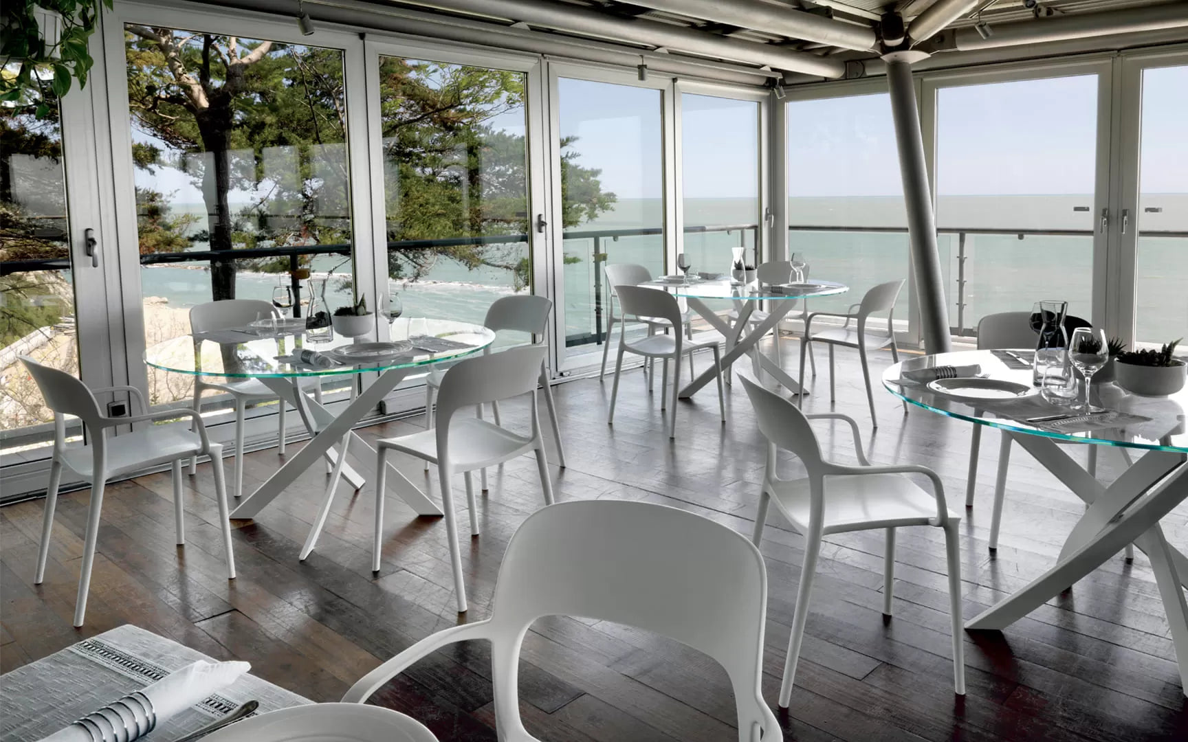 Bontempi Casa Gipsy Stackable Chair With Arms In Polypropylene Set of 2