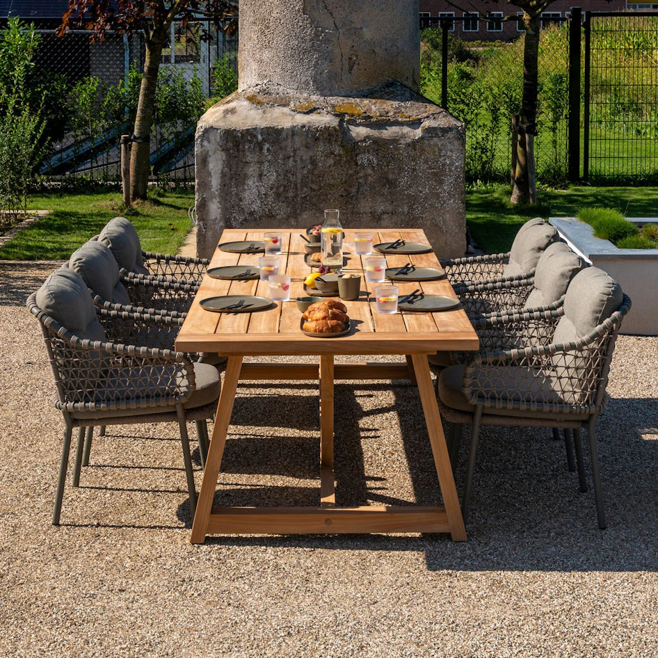 4 Seasons Outdoor Jura Bistro