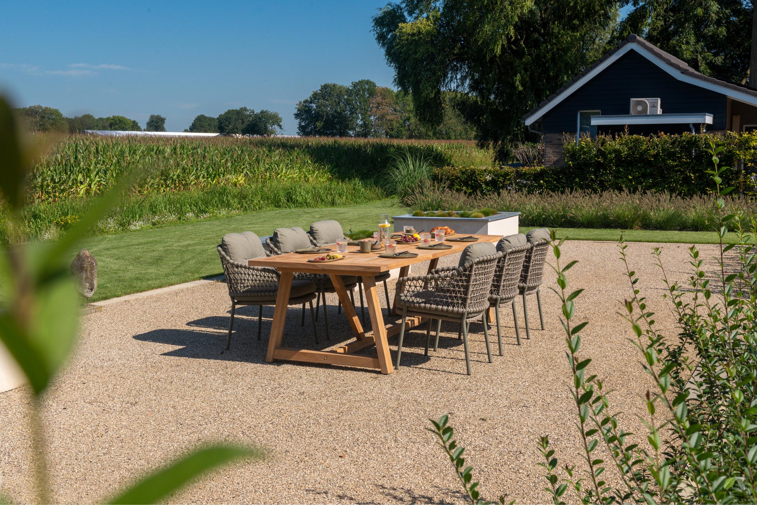 4 Seasons Outdoor Jura dining set Olive with Noah Natural Teak table 260x100 cm