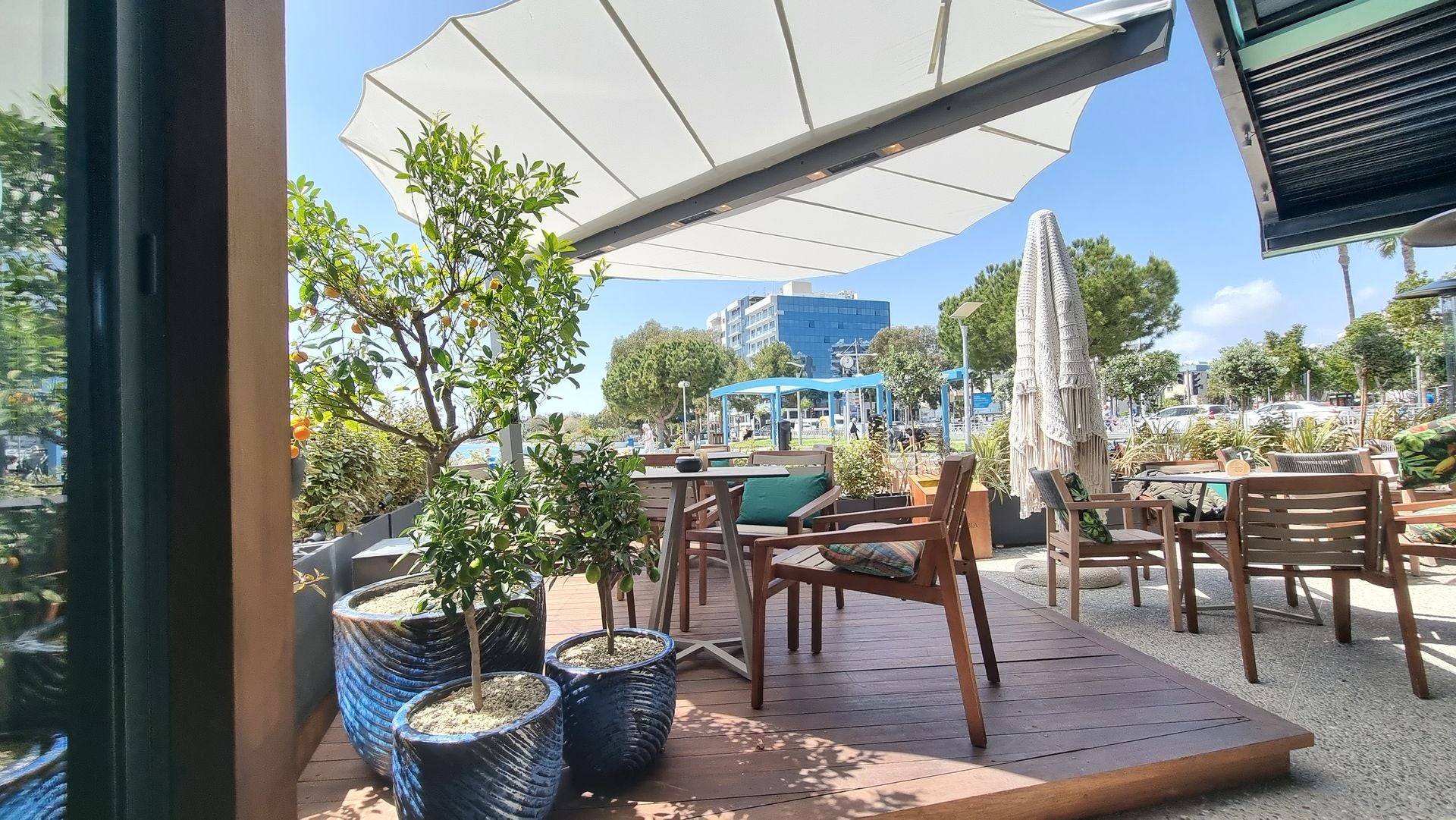 Leaf | Outdoor Infrared Heater | with Lights | Finished in Snow Color