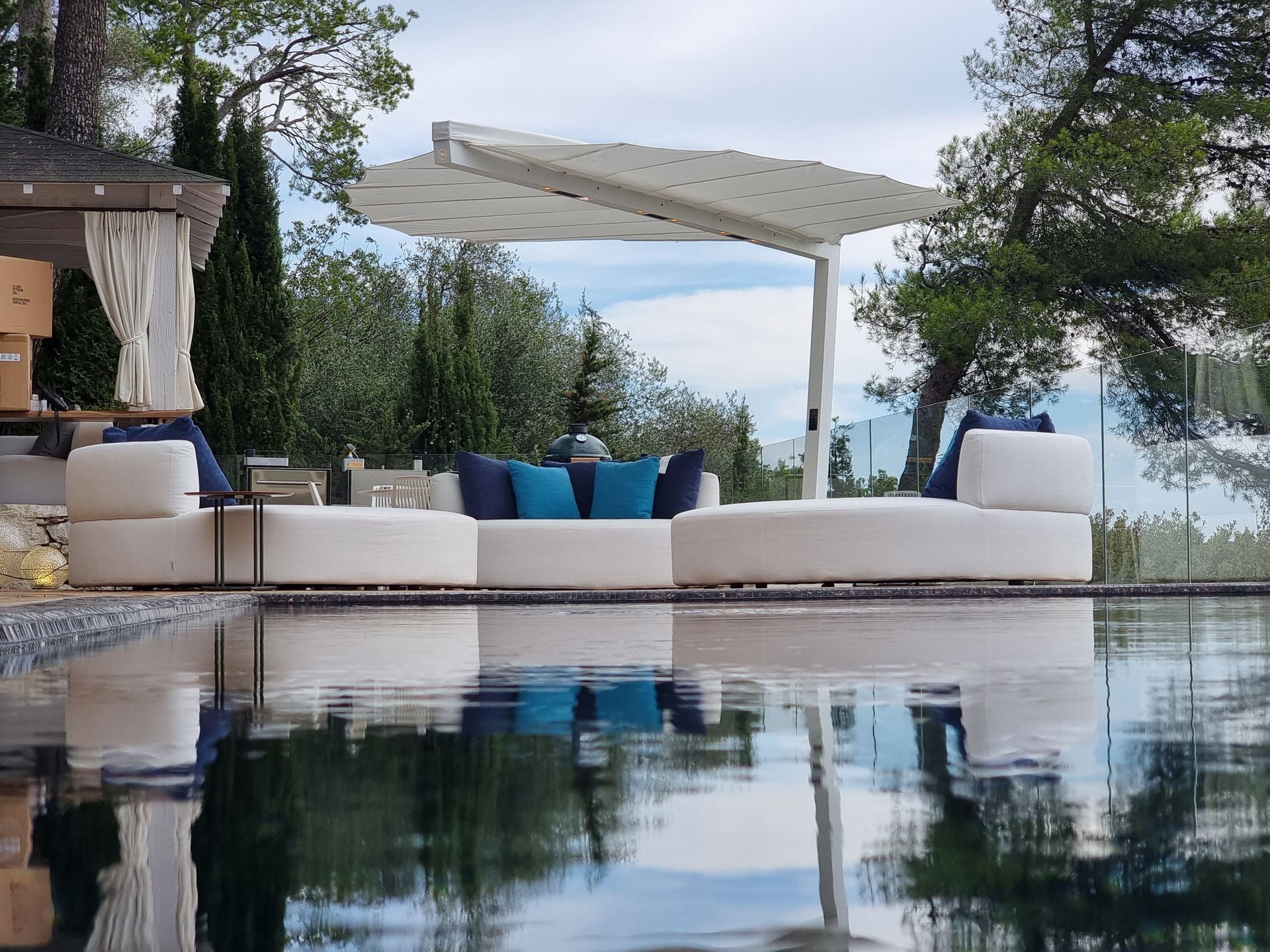 Leaf | Outdoor Infrared Heater | with Lights | Finished in Snow Color