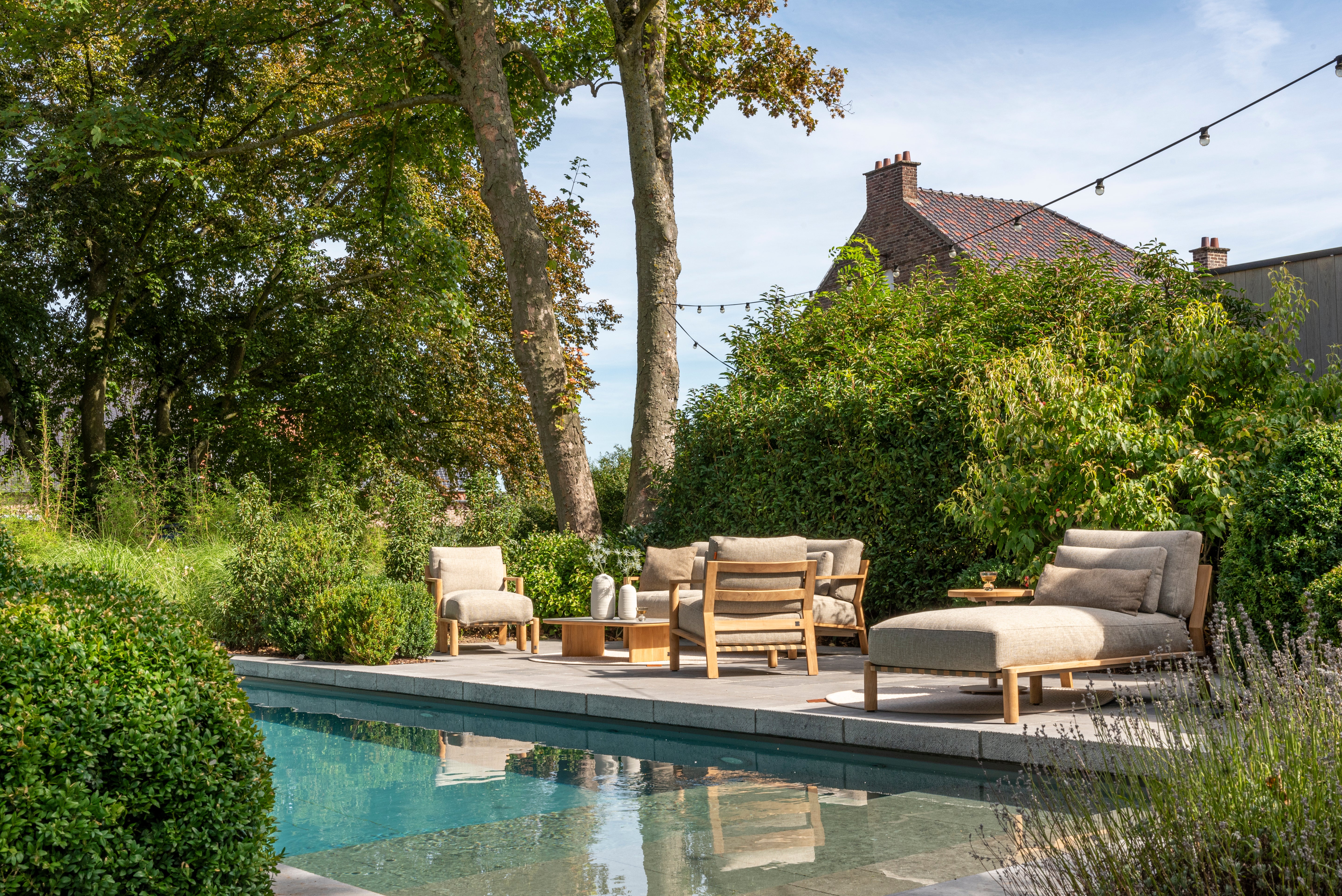 4 Seasons Outdoor Lucas Lounge Set with Ceramic coffee table