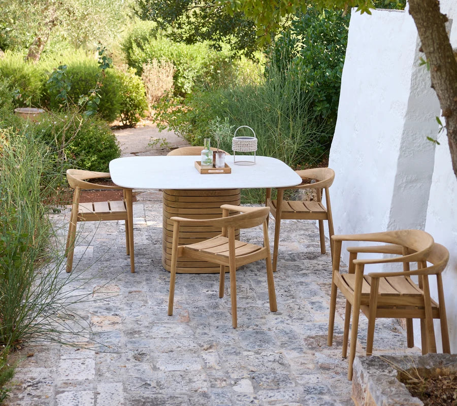 Cane-line Mellow dining tables