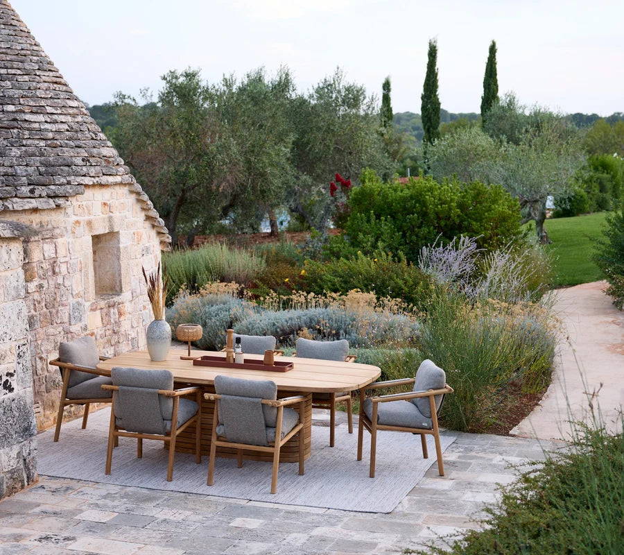 Cane-line Mellow dining tables