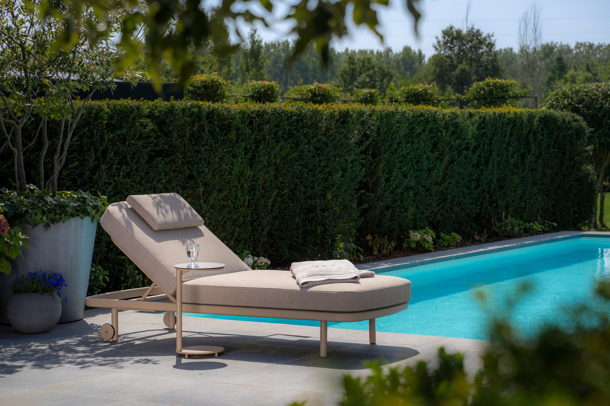4 Seasons Outdoor Milano Sunbed with Side table
