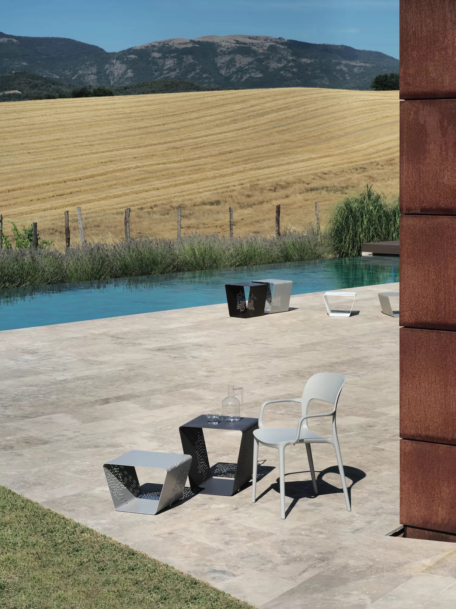 Gipsy Stackable and outdoor chair with arms in Polypropylene