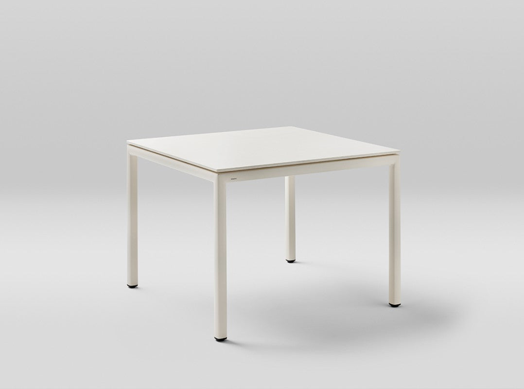 Summer-tub-square-dining-table-100